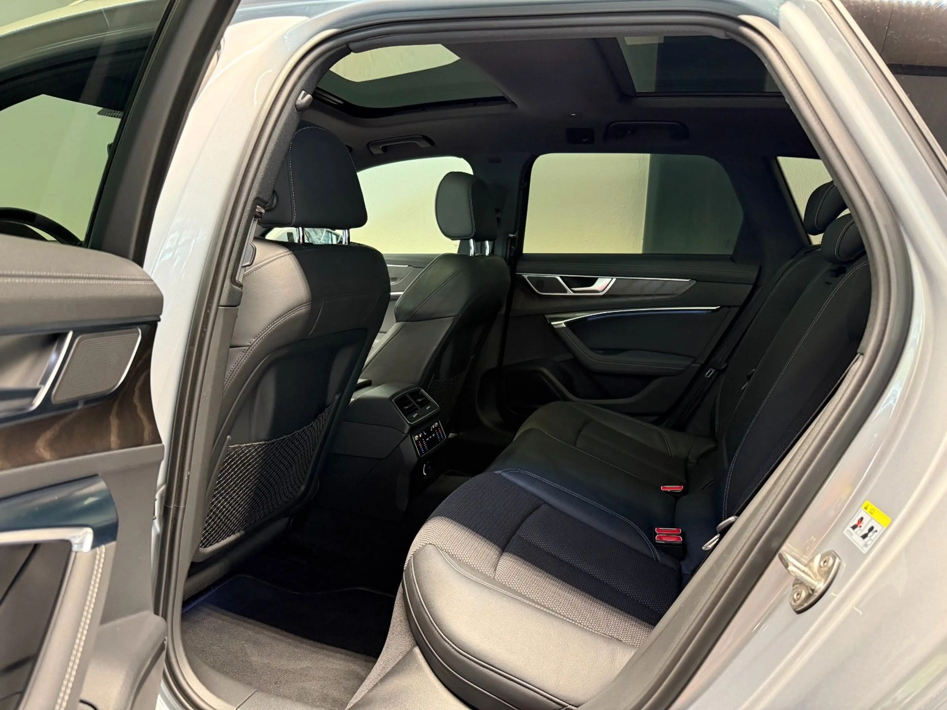 Audi A6 Avant 50 TDI quattro sport 3x S-line AHK Pano — photo 9