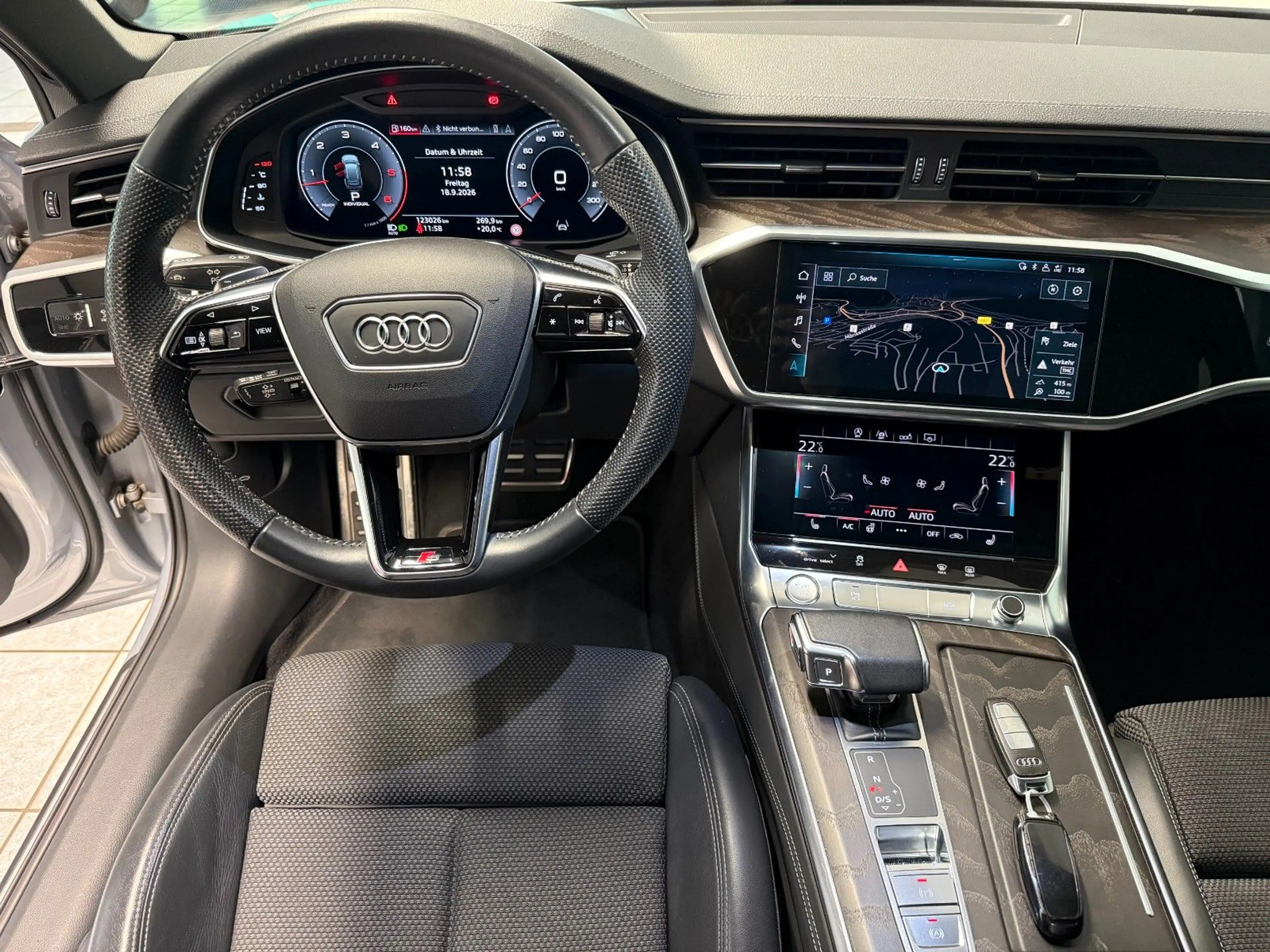 Audi A6 Avant 50 TDI quattro sport 3x S-line AHK Pano — photo 12