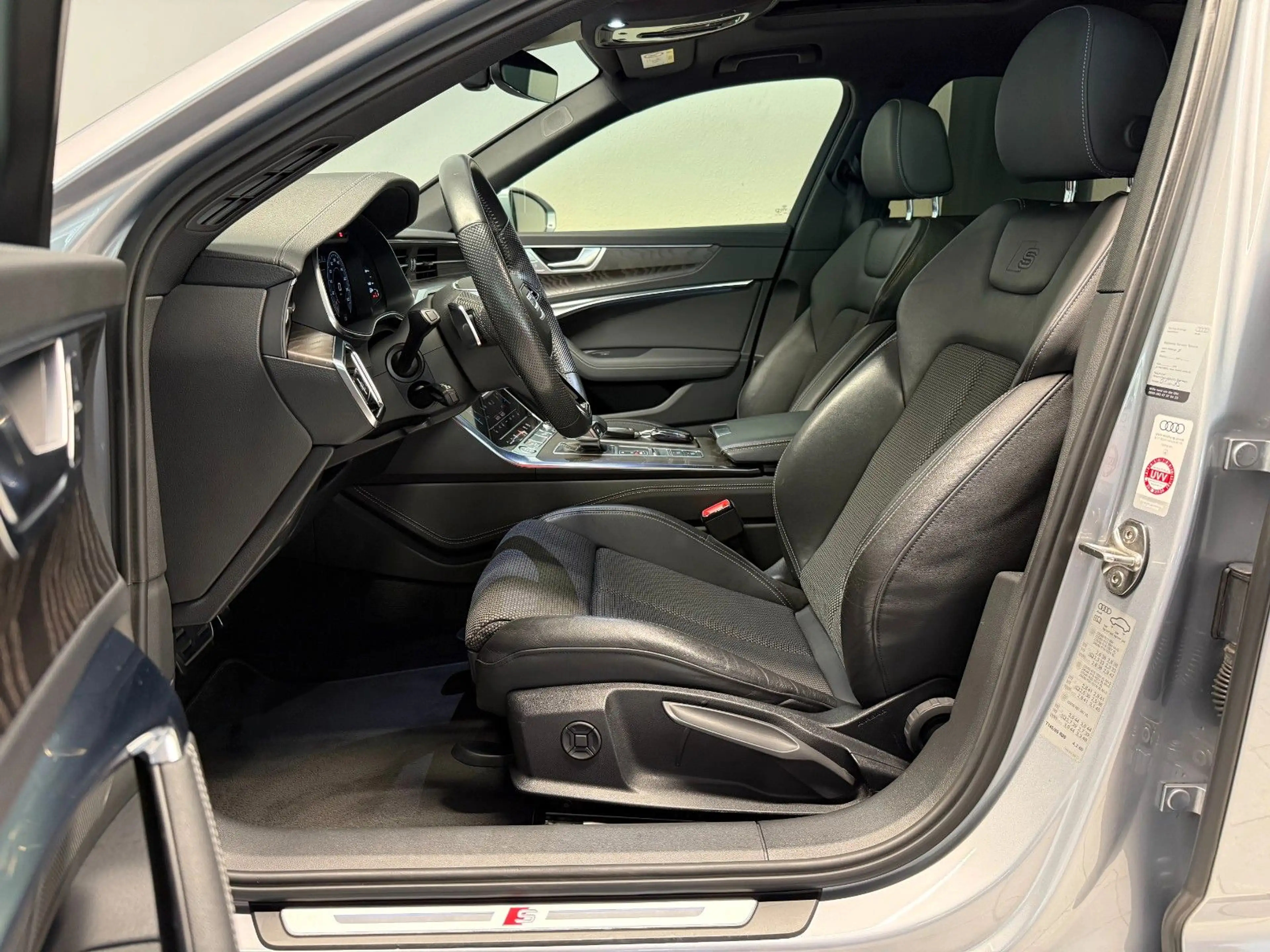 Audi A6 Avant 50 TDI quattro sport 3x S-line AHK Pano — photo 7