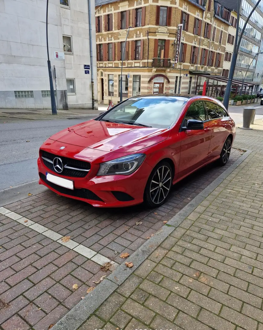 Mercedes-Benz CLA 200 CLA Shooting Brake 200 d Sensation 7-G DCT A Czerwony - 1