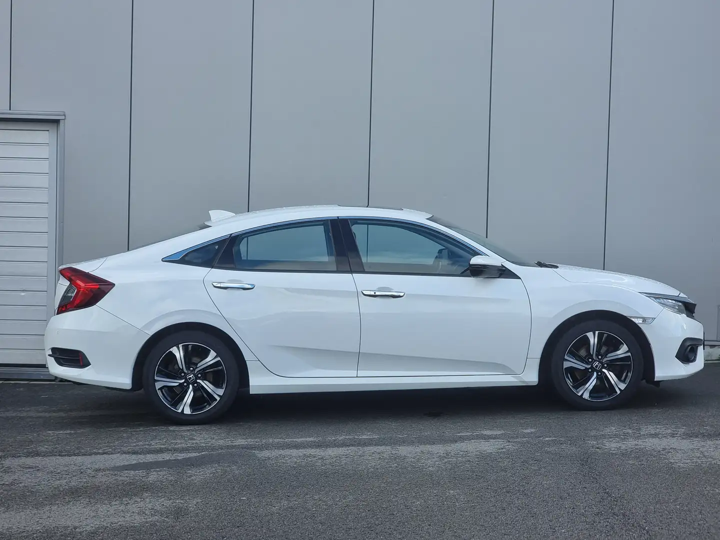 Honda Civic Civic 1.5 i-VTEC Executive182 bvm6 Wit - 2