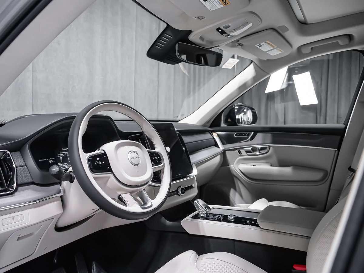 2026 Volvo XC90 Ultra 7-Seater (Dark Theme) thumb 6