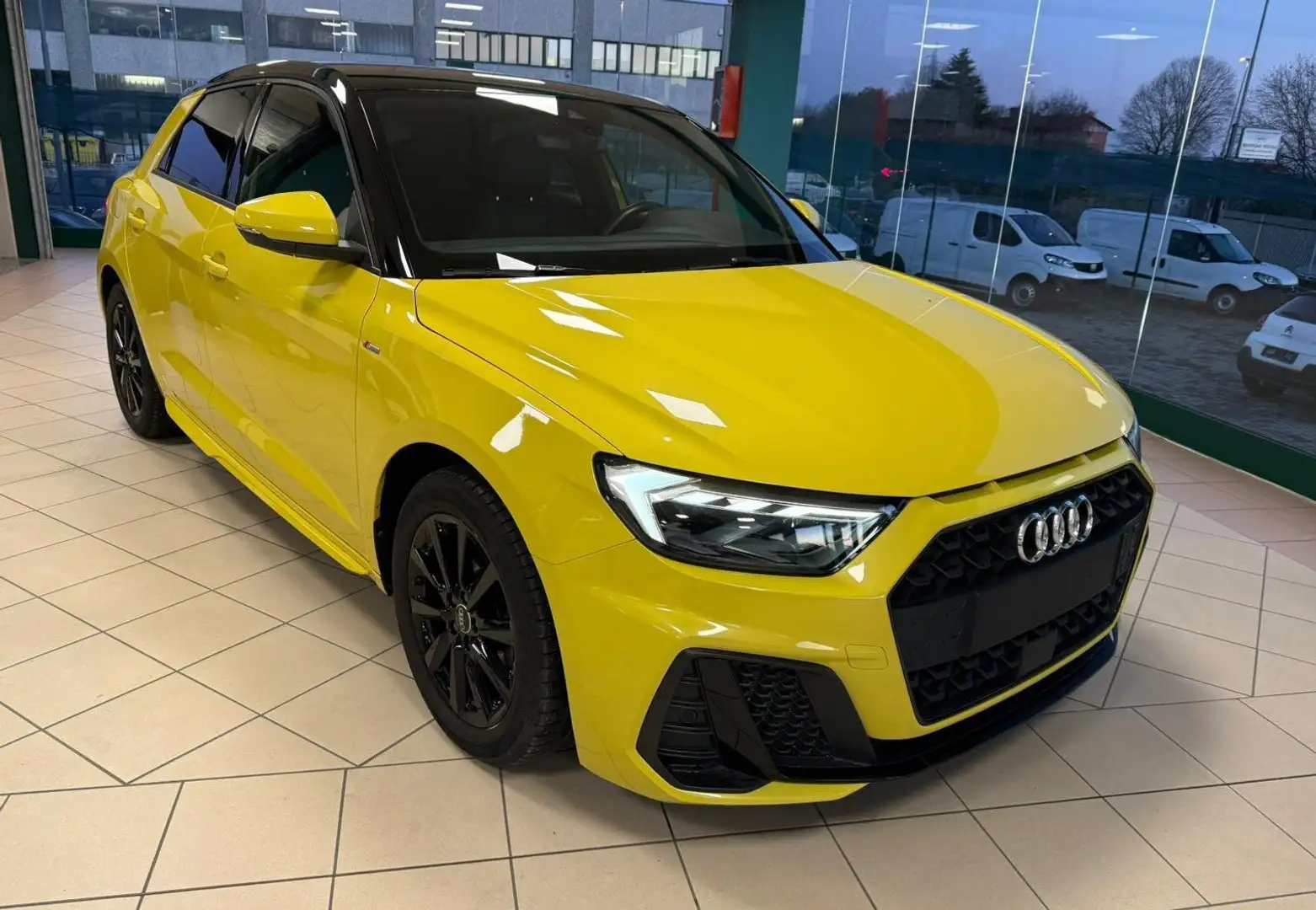 Audi A1 A1 Sportback 30 TFSI S LINE Giallo - 1