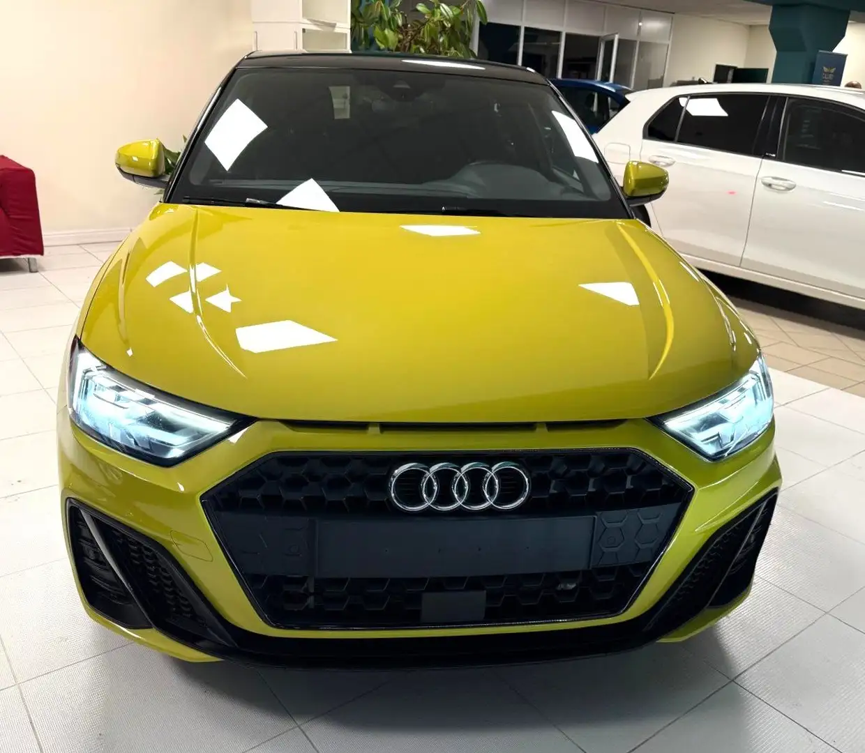 Audi A1 A1 Sportback 30 TFSI S LINE Gelb - 2