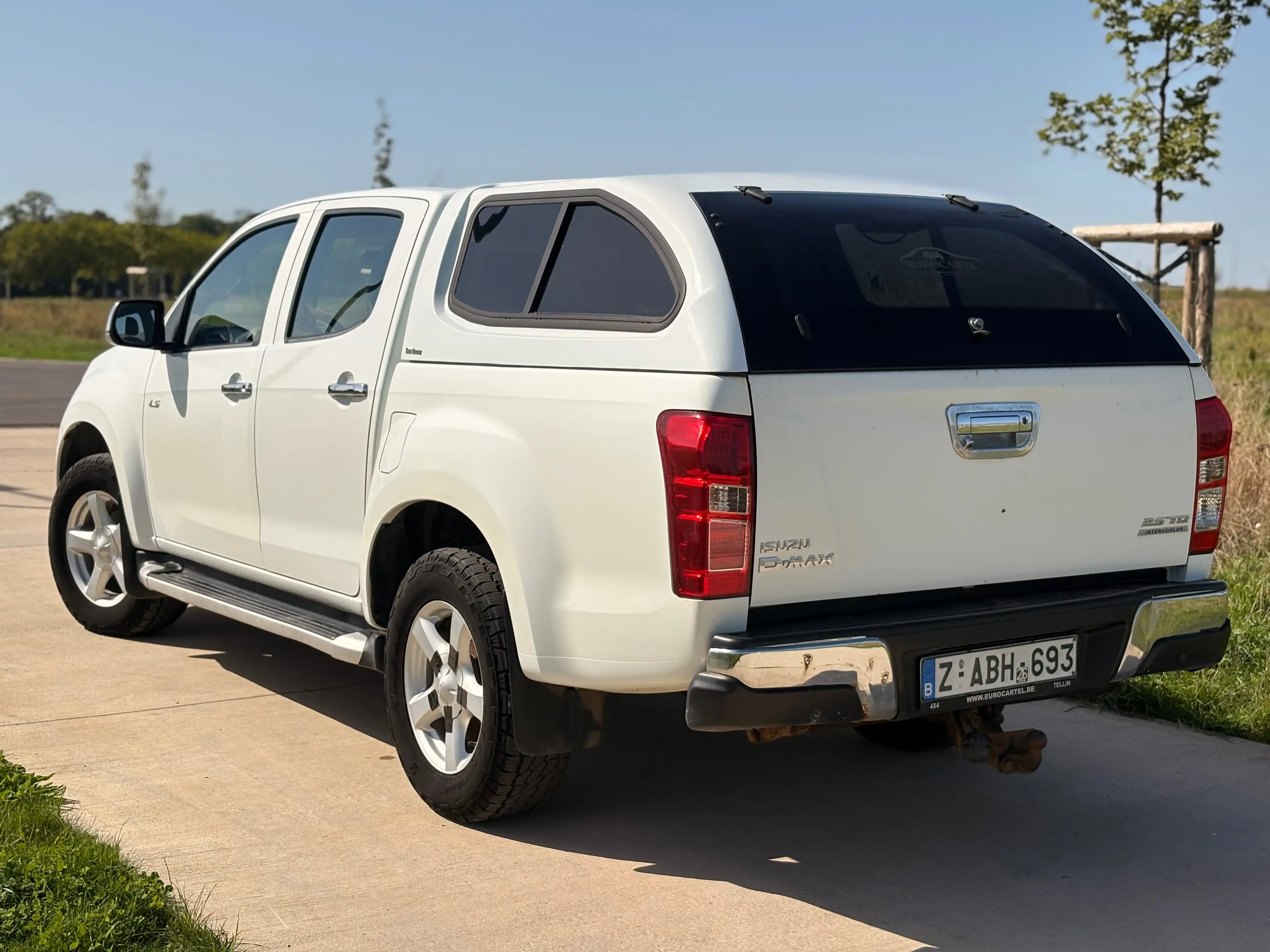 Isuzu D-Max 2.5 Turbo Di 4WD LSX Generation Mountain — photo 3
