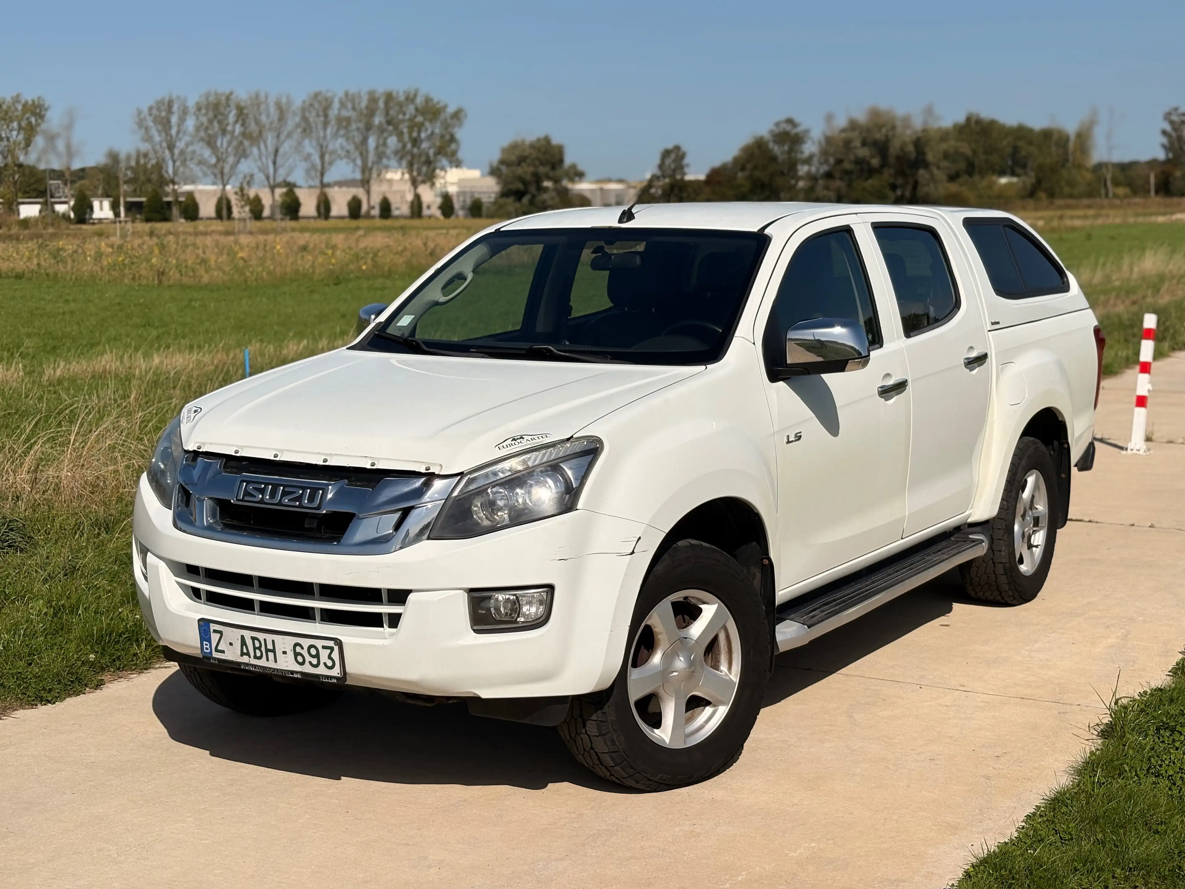 Isuzu D-Max 2.5 Turbo Di 4WD LSX Generation Mountain — photo 2