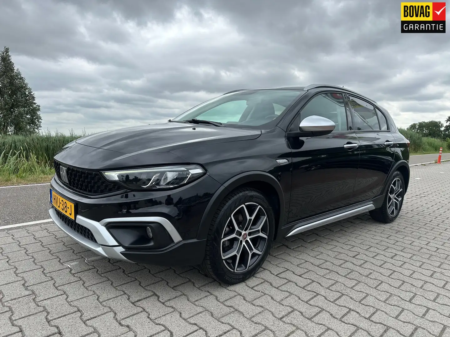 Fiat Tipo Cross 1.0 Cross Carplay, camera, Navi, PDC, Cruise Zwart - 1