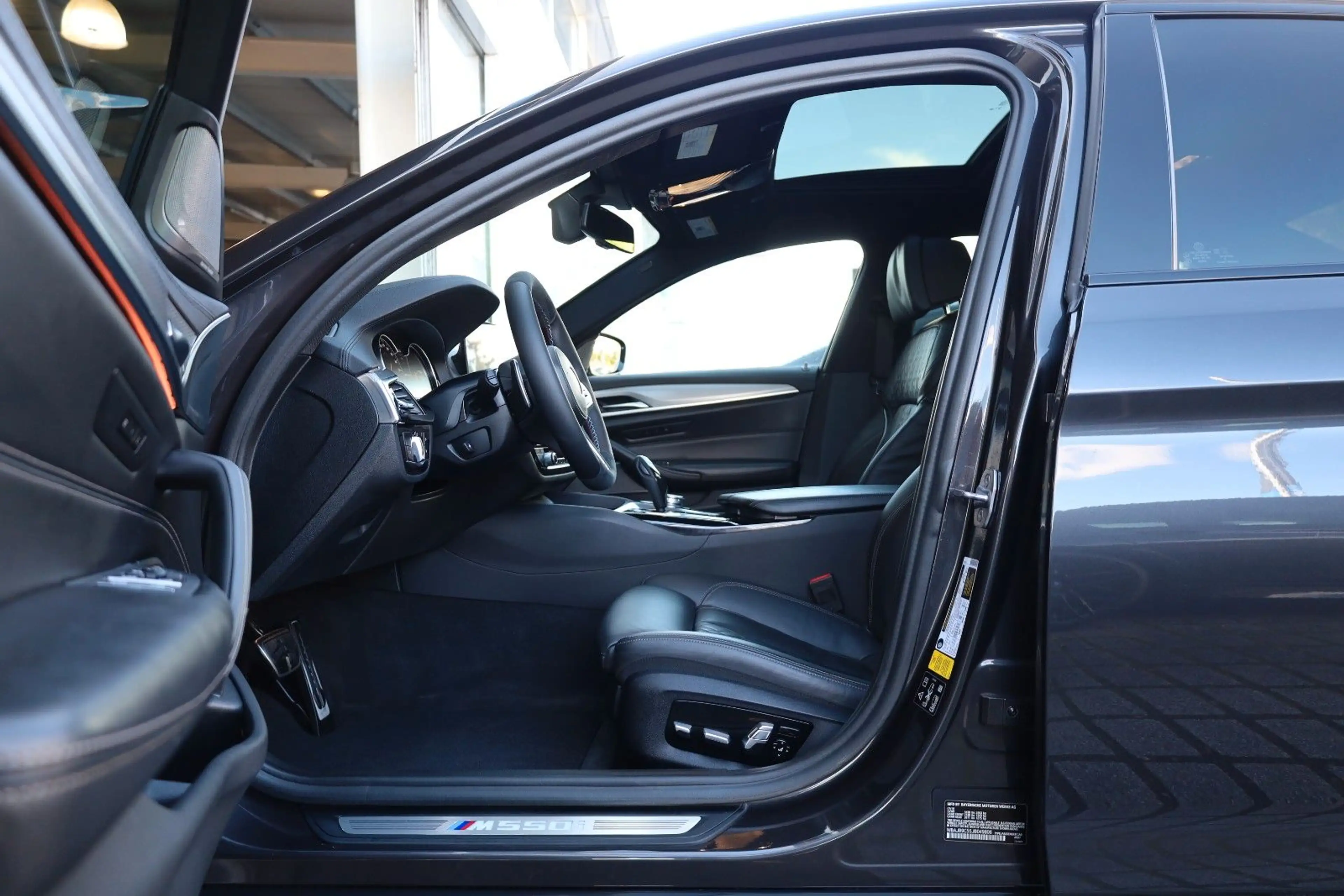 BMW 550 i xDrive/SHZ/HK/SBD/APPLE/WIFI/LASER/R20 — photo 9