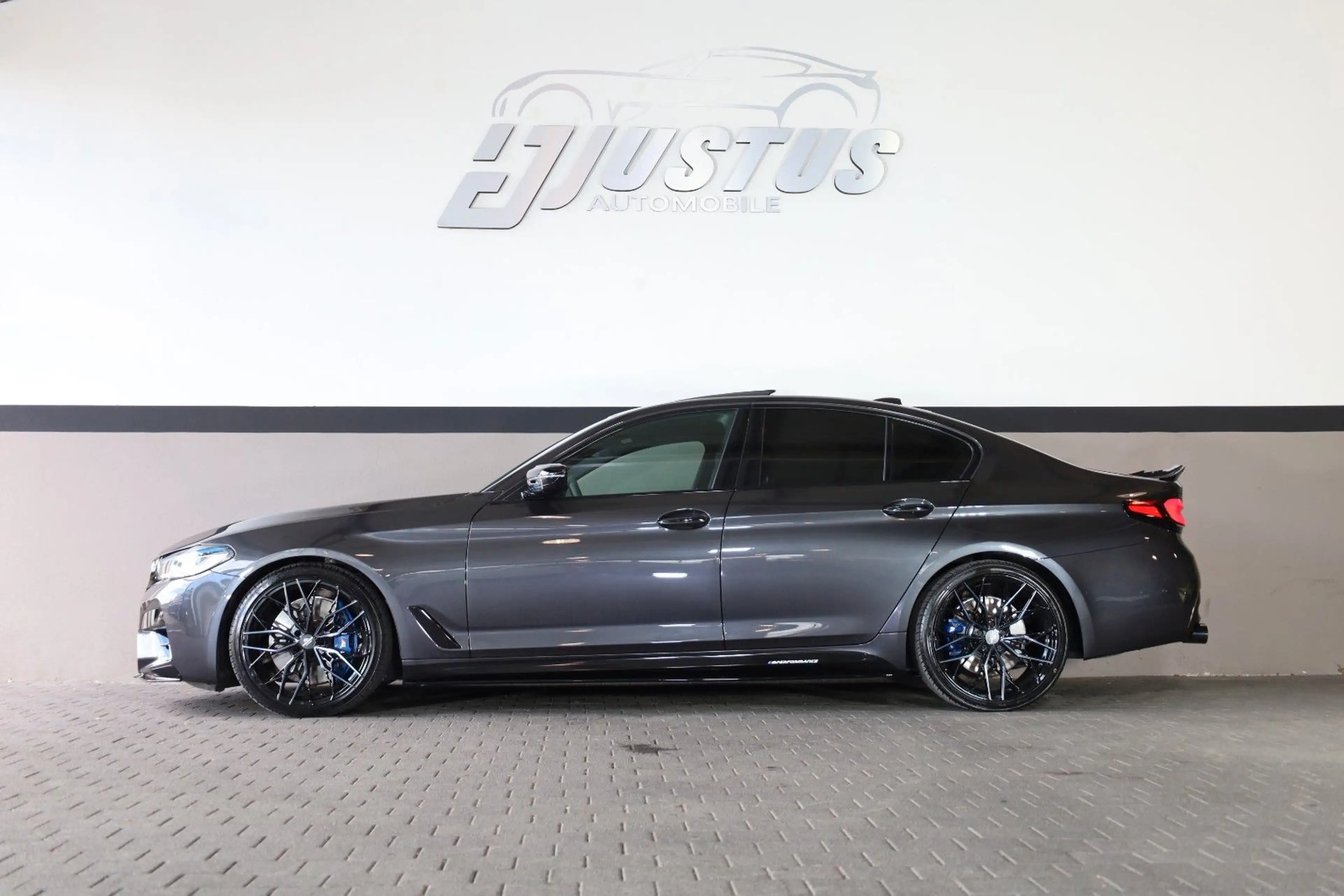 BMW 550 i xDrive/SHZ/HK/SBD/APPLE/WIFI/LASER/R20 — photo 3