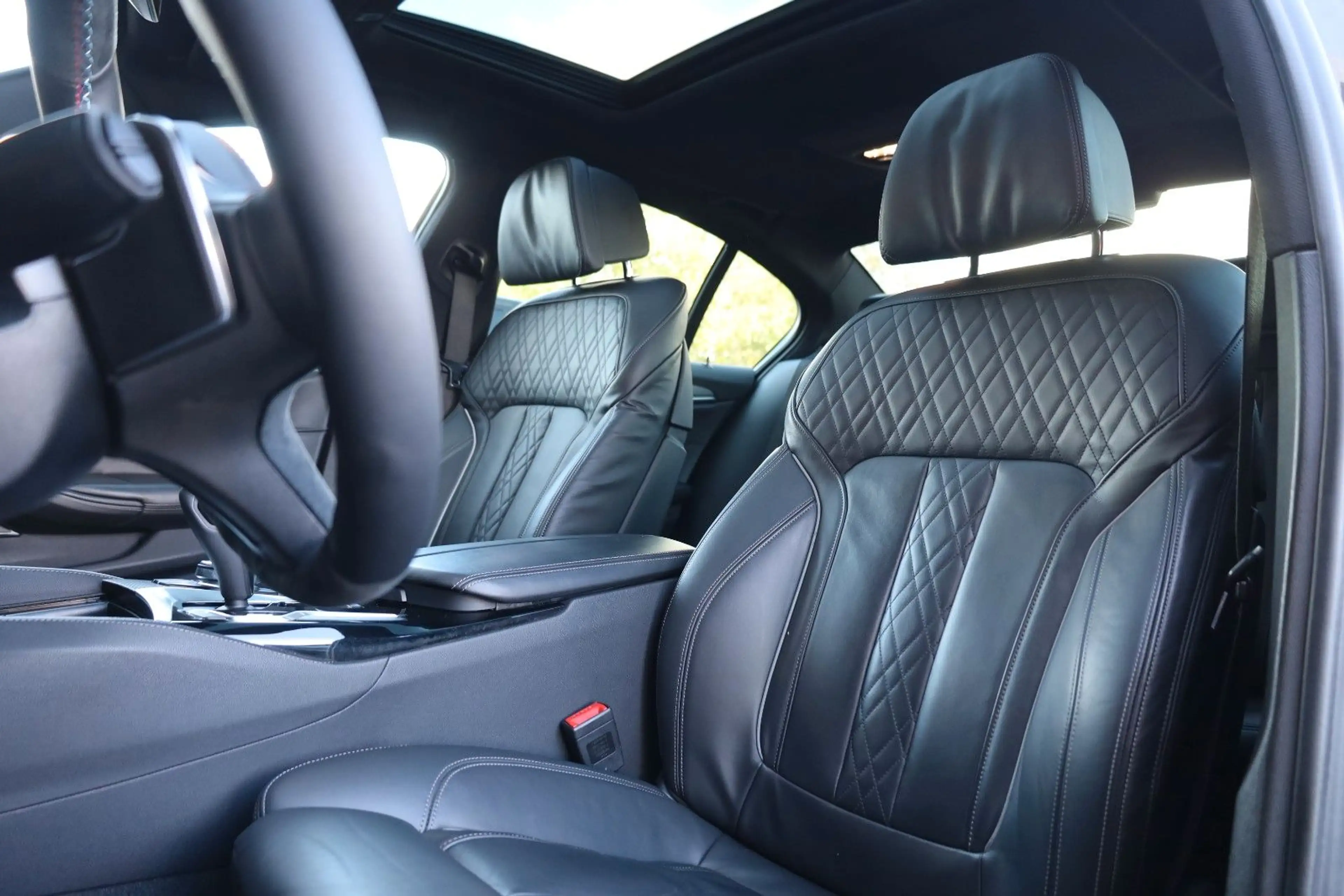 BMW 550 i xDrive/SHZ/HK/SBD/APPLE/WIFI/LASER/R20 — photo 11