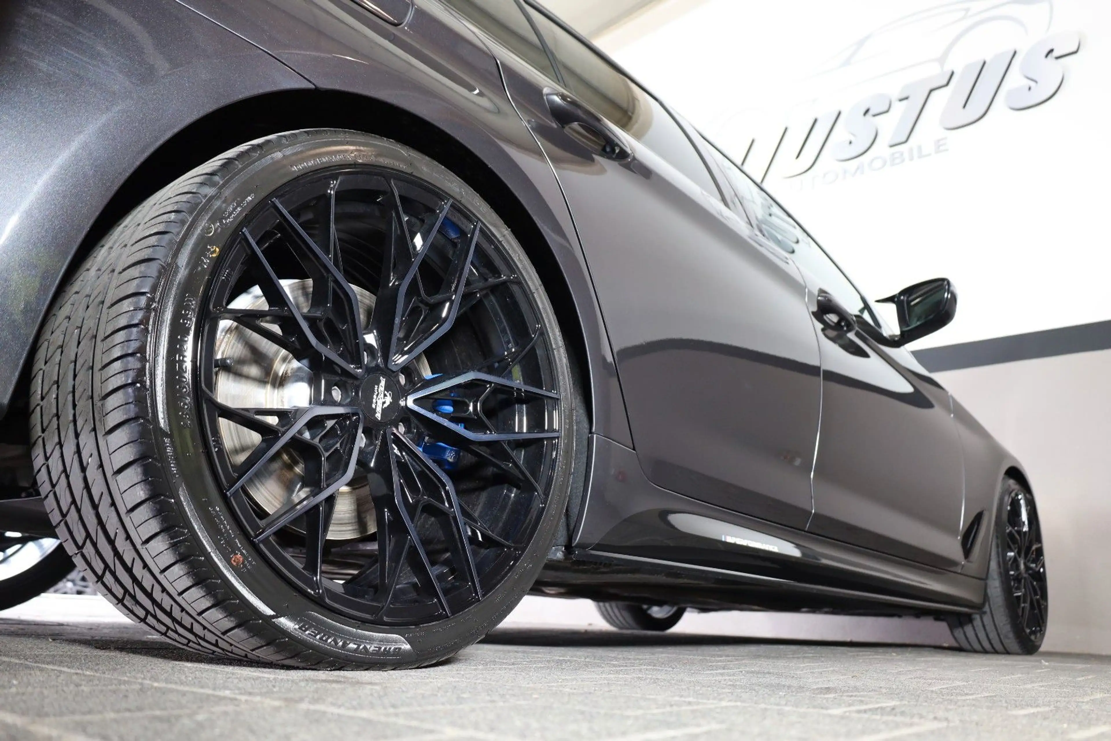 BMW 550 i xDrive/SHZ/HK/SBD/APPLE/WIFI/LASER/R20 — photo 8