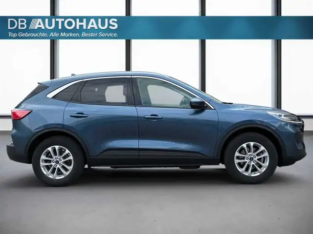 Ford Kuga view 3
