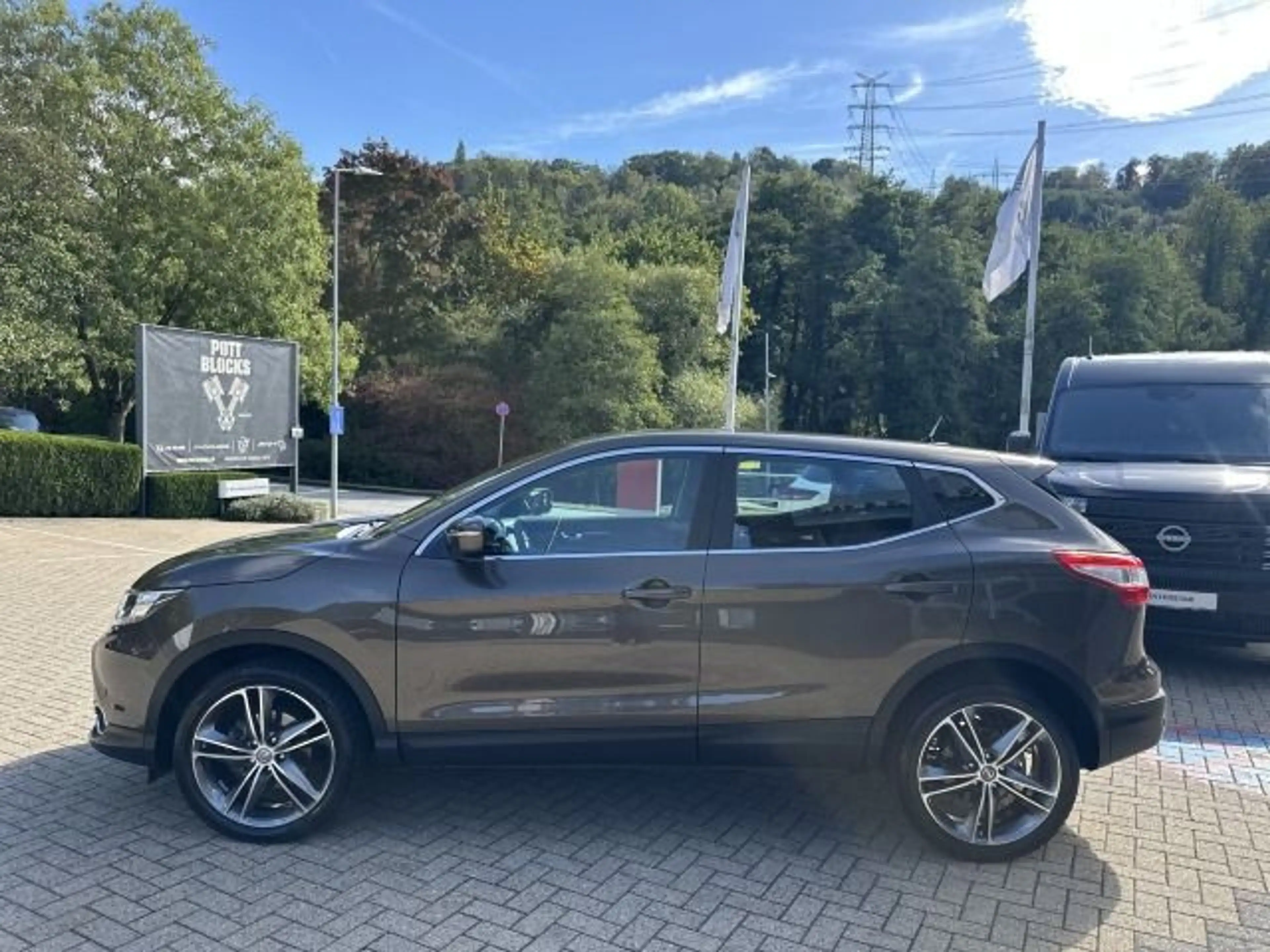 Nissan Qashqai 1.2 DIG-T Acenta Navi Kamera SH 19" 1.H — photo 6