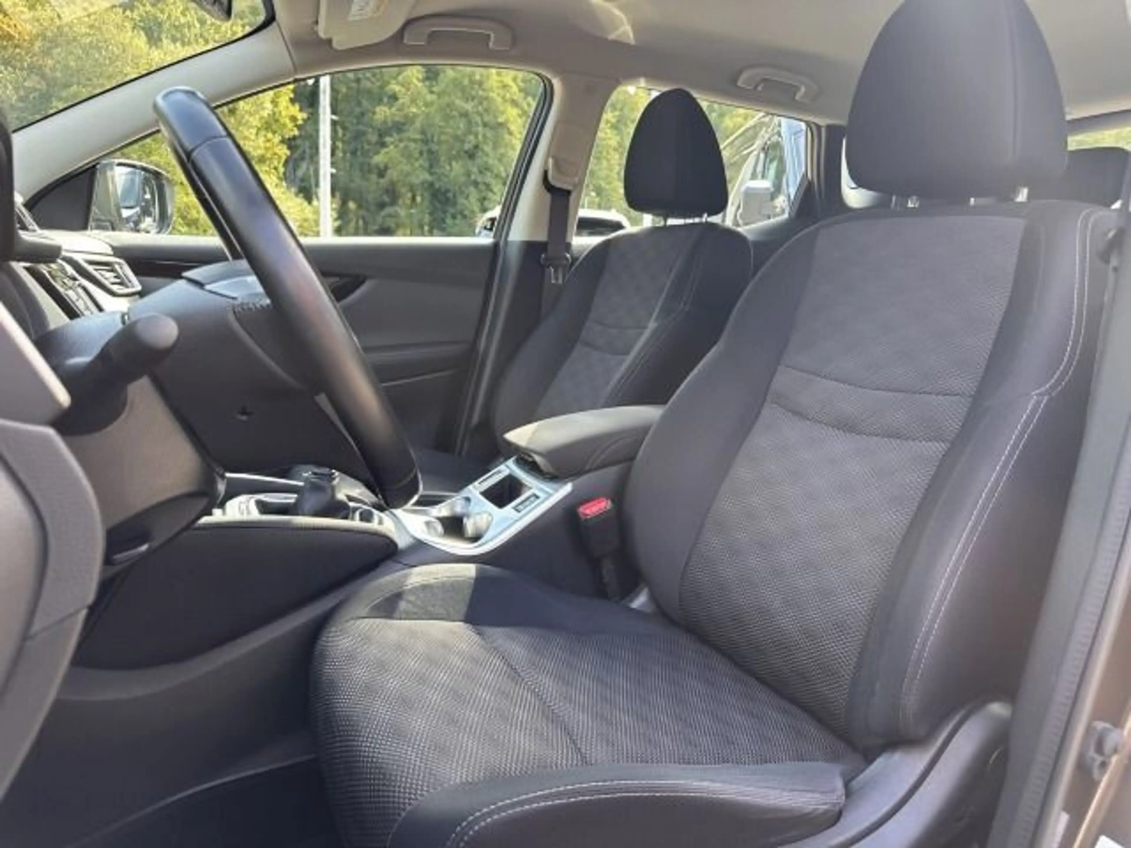 Nissan Qashqai 1.2 DIG-T Acenta Navi Kamera SH 19" 1.H — photo 12