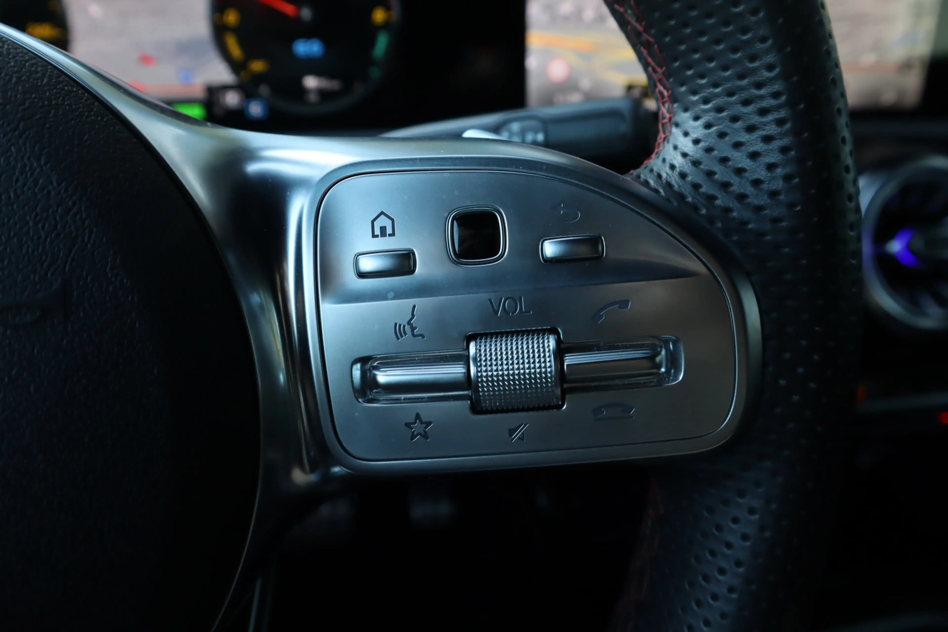 Mercedes-Benz CLA 250 Shooting Brake e AMG Night | Ambient | Multibeam | — photo 12