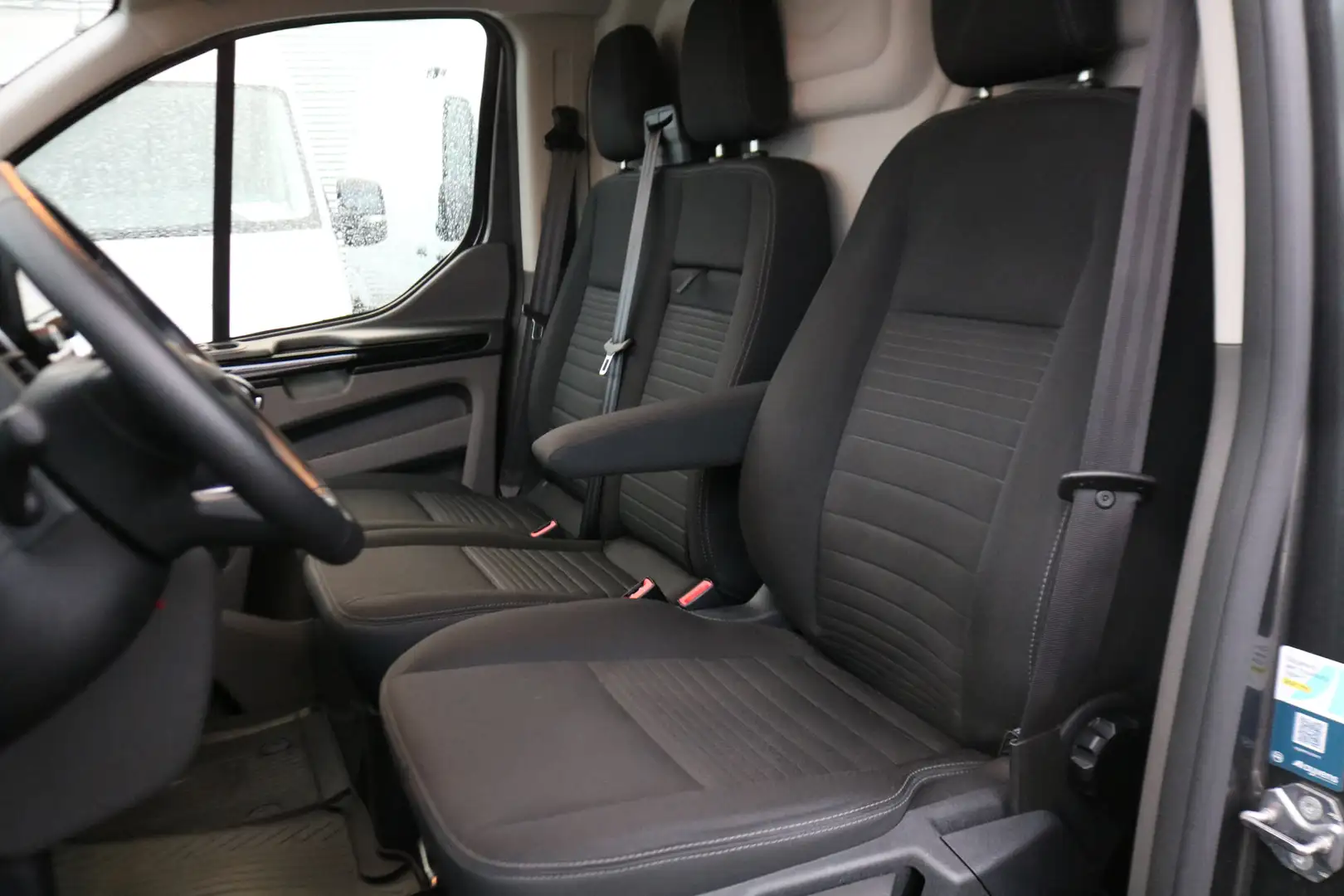 Ford Transit Custom 2.0 TDci 130pk L2 H1 Limited Gris - 2