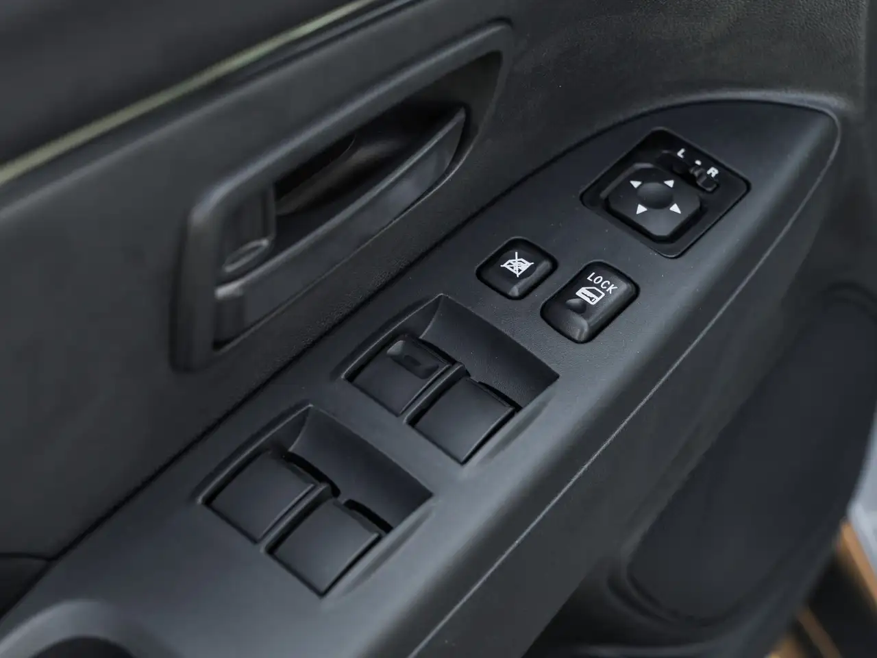 Mitsubishi RVR снимка Mitsubishi RVR