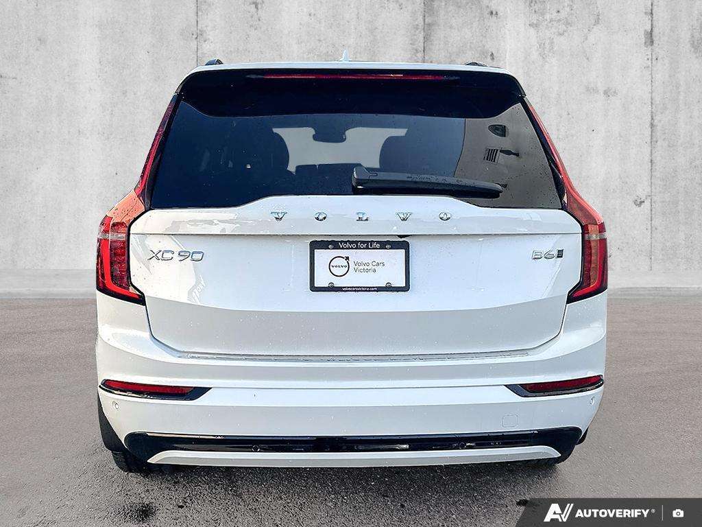 2026 Volvo XC90 B6 AWD Ultra Dark Theme 7-Seater alt 5