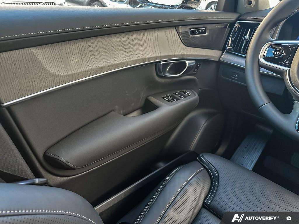 2026 Volvo XC90 B6 AWD Ultra Dark Theme 7-Seater thumb 17