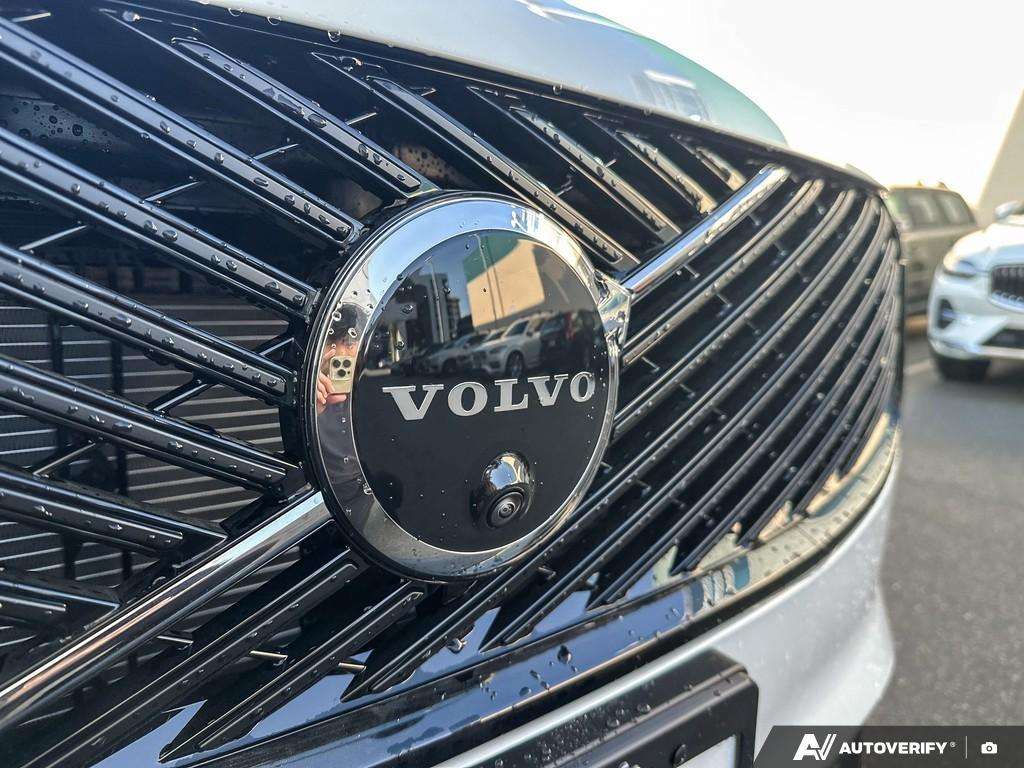2026 Volvo XC90 B6 AWD Ultra Dark Theme 7-Seater thumb 9