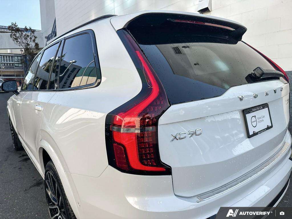 2026 Volvo XC90 B6 AWD Ultra Dark Theme 7-Seater thumb 11