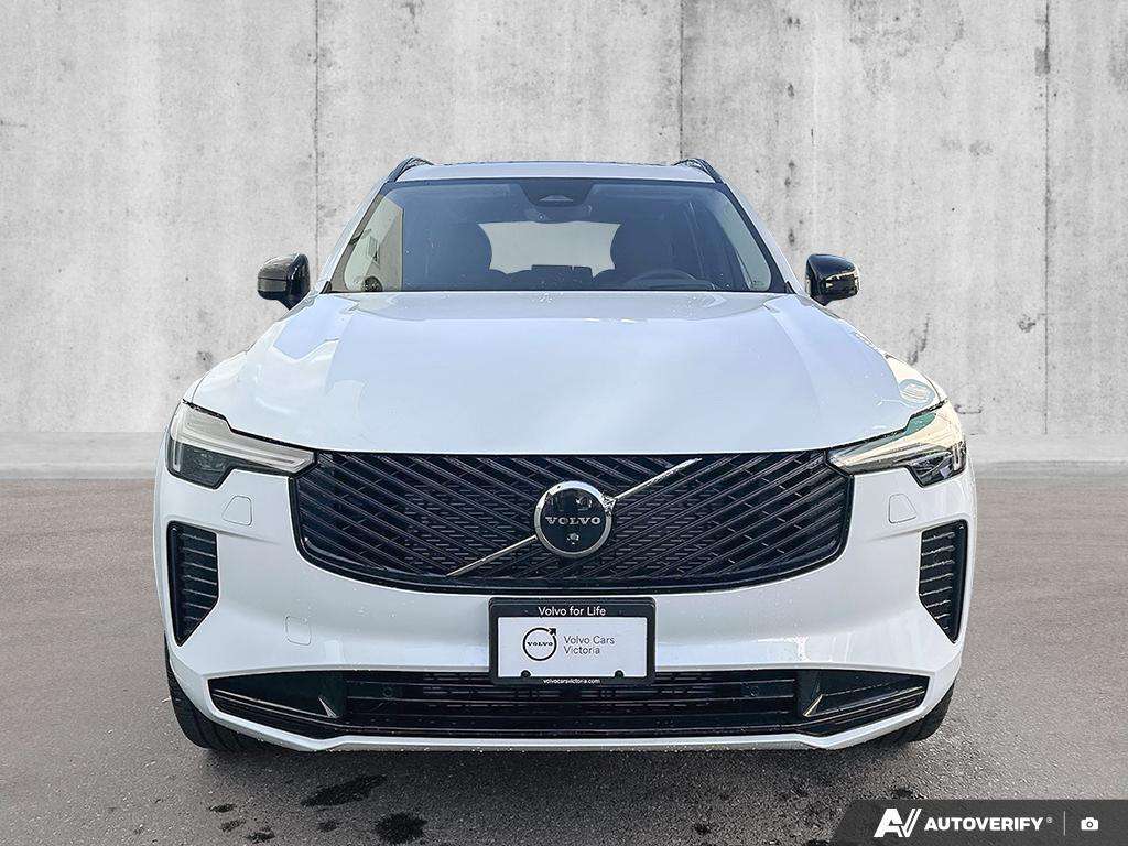 2026 Volvo XC90 B6 AWD Ultra Dark Theme 7-Seater alt 2