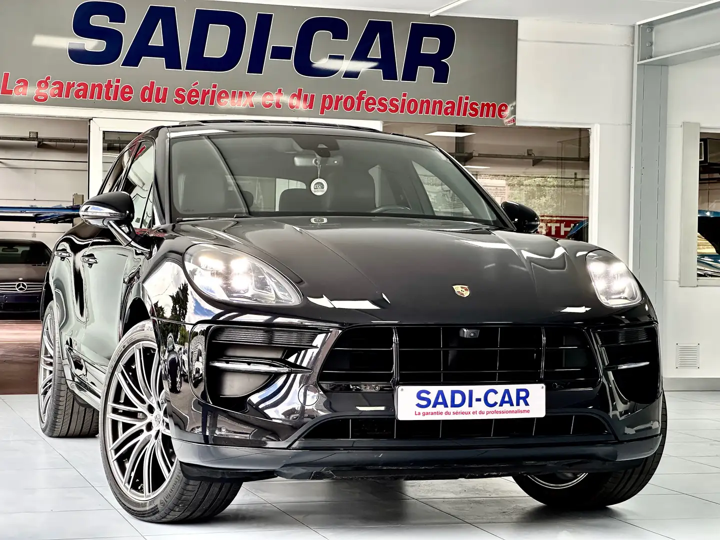 Porsche Macan 2.0 Turbo 245cv PDK - PACKSPORT CHRONO Noir - 1