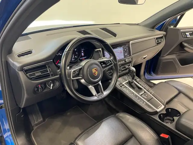 Porsche Macan view 15
