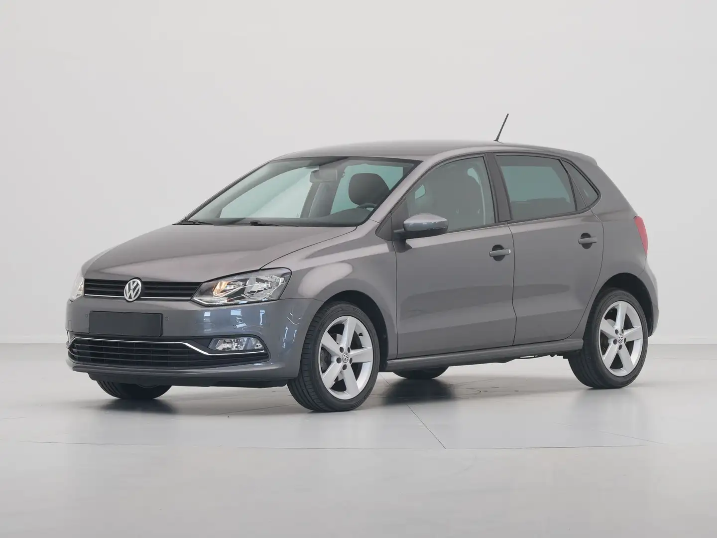 Volkswagen Polo 1.2 TSI 90pk Comfortline Navi via App Airco Cruise Grijs - 2