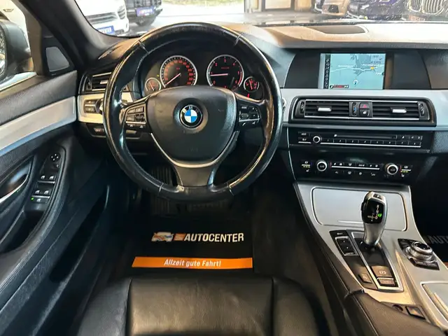 BMW 5 Series view 11