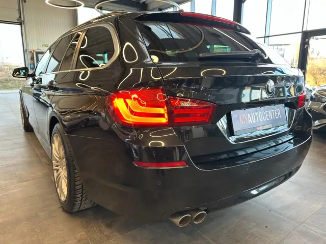 BMW 5 Series view 5