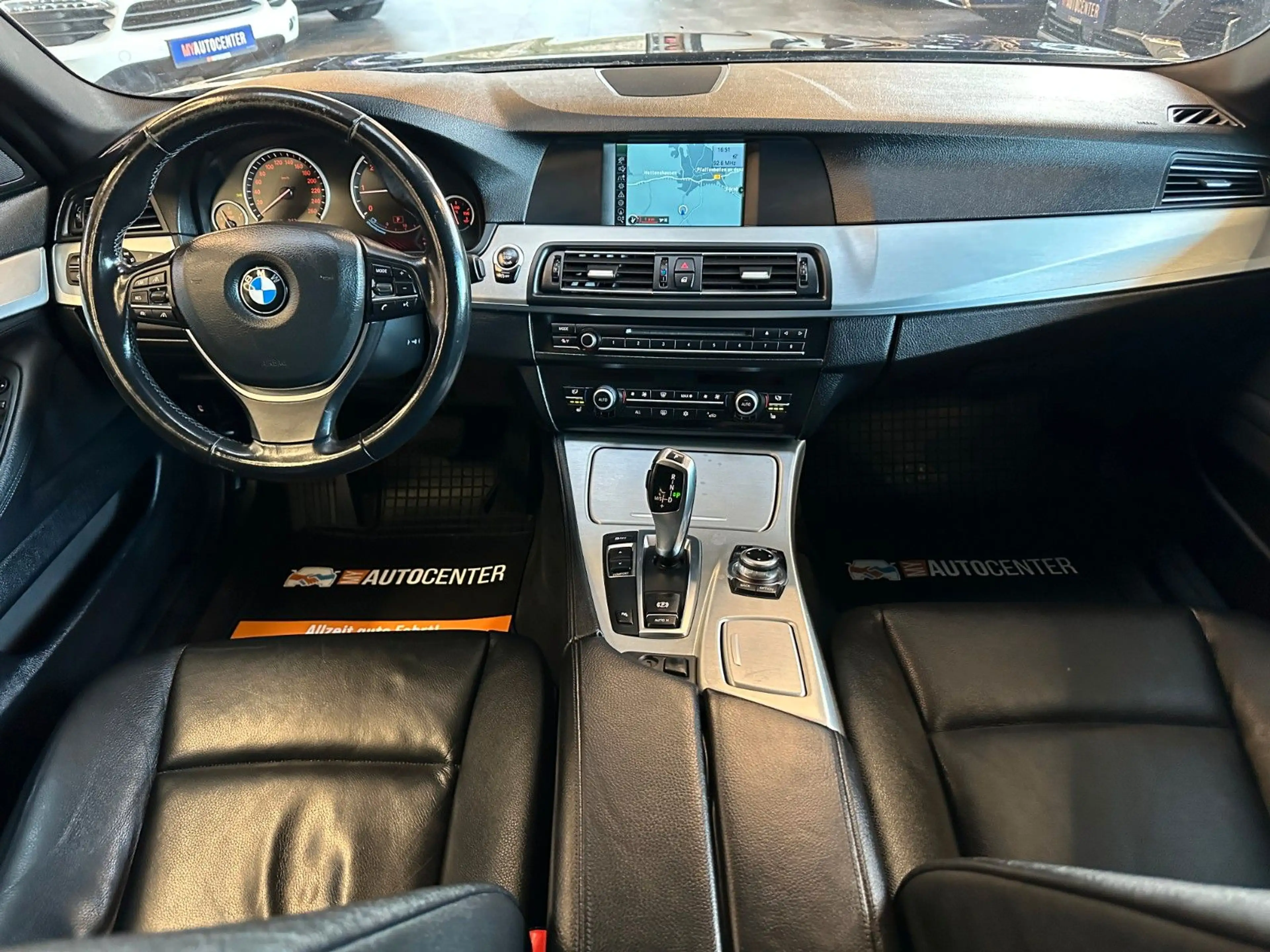 BMW 525 d *HeadUp*SoftClose*Navi*Xenon* — photo 8