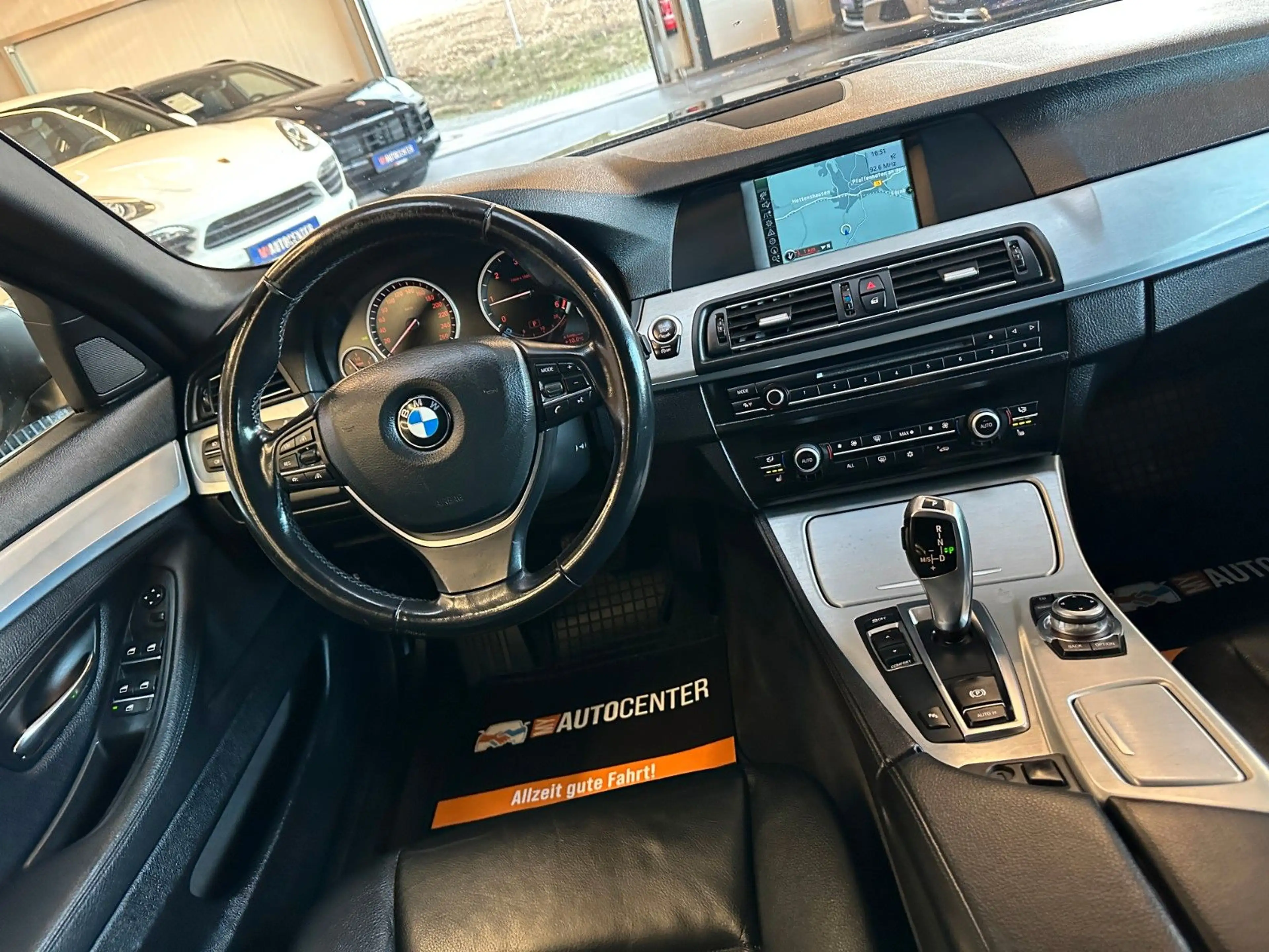 BMW 525 d *HeadUp*SoftClose*Navi*Xenon* — photo 10