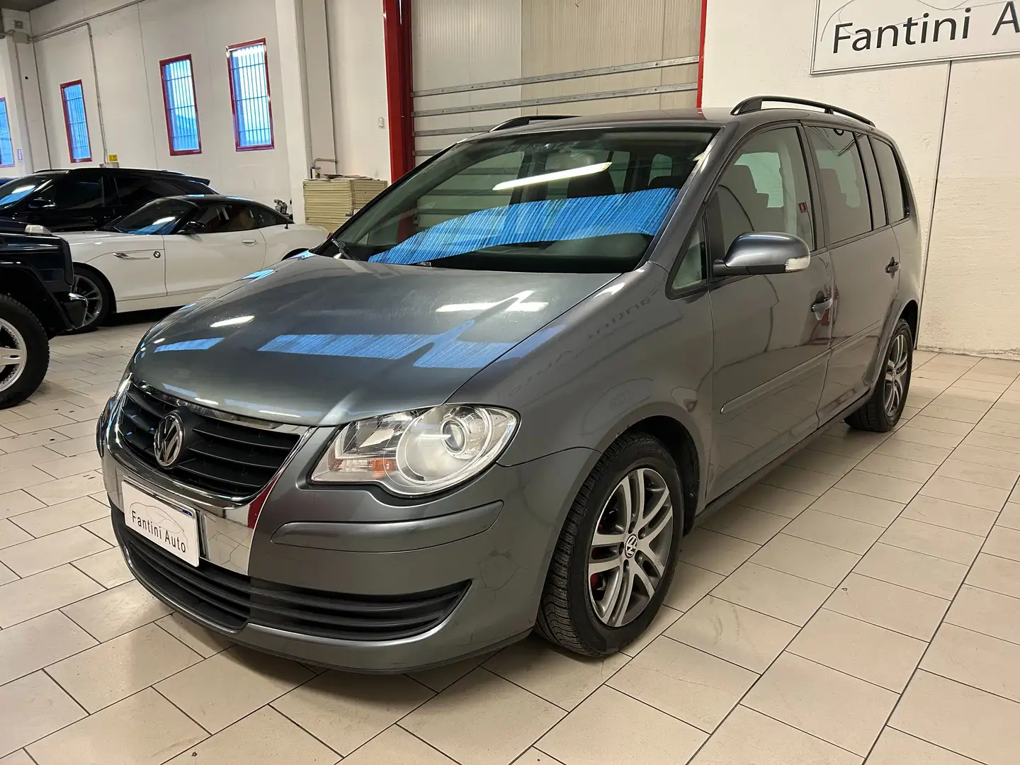Volkswagen Touran TrendLine 1.9 TDI 7posti-DETTAGLI IN DESCRIZIONE Grigio - 2