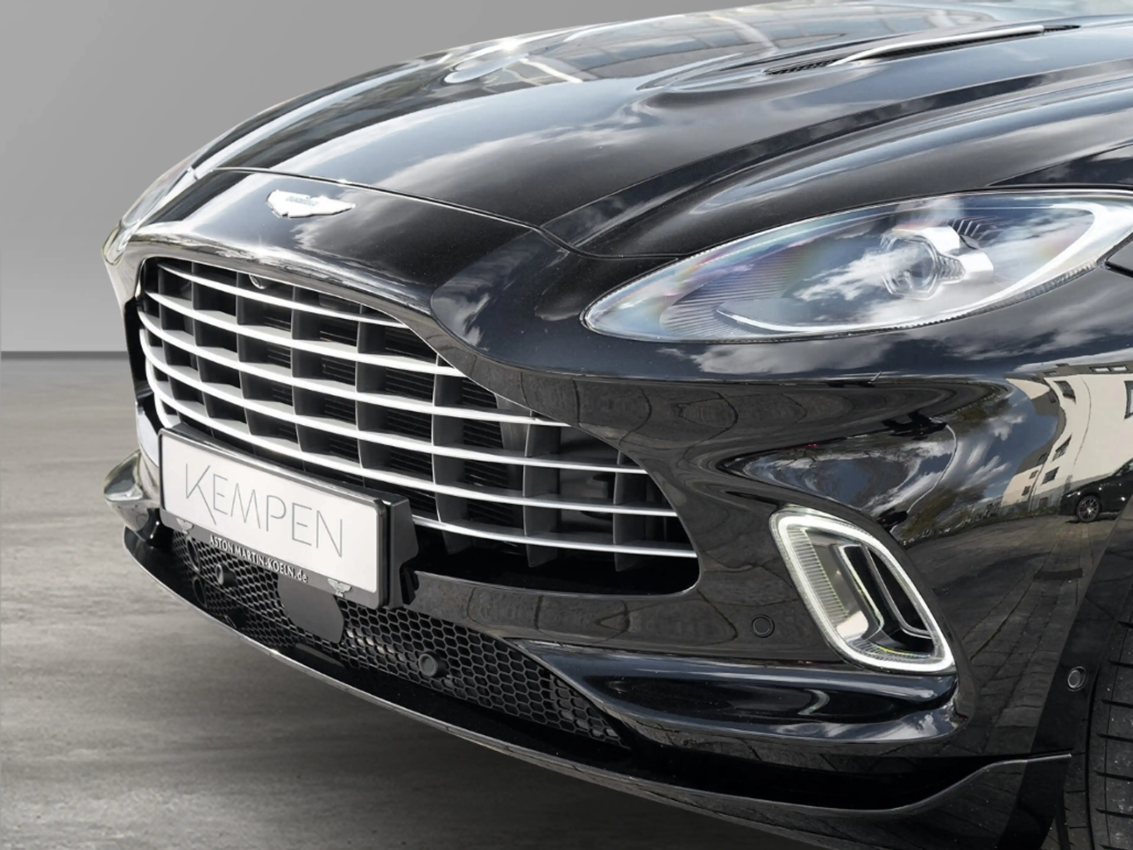 Aston Martin DBX 550 UPE 227.330,-€ Jet Black / Onyx Black — photo 10