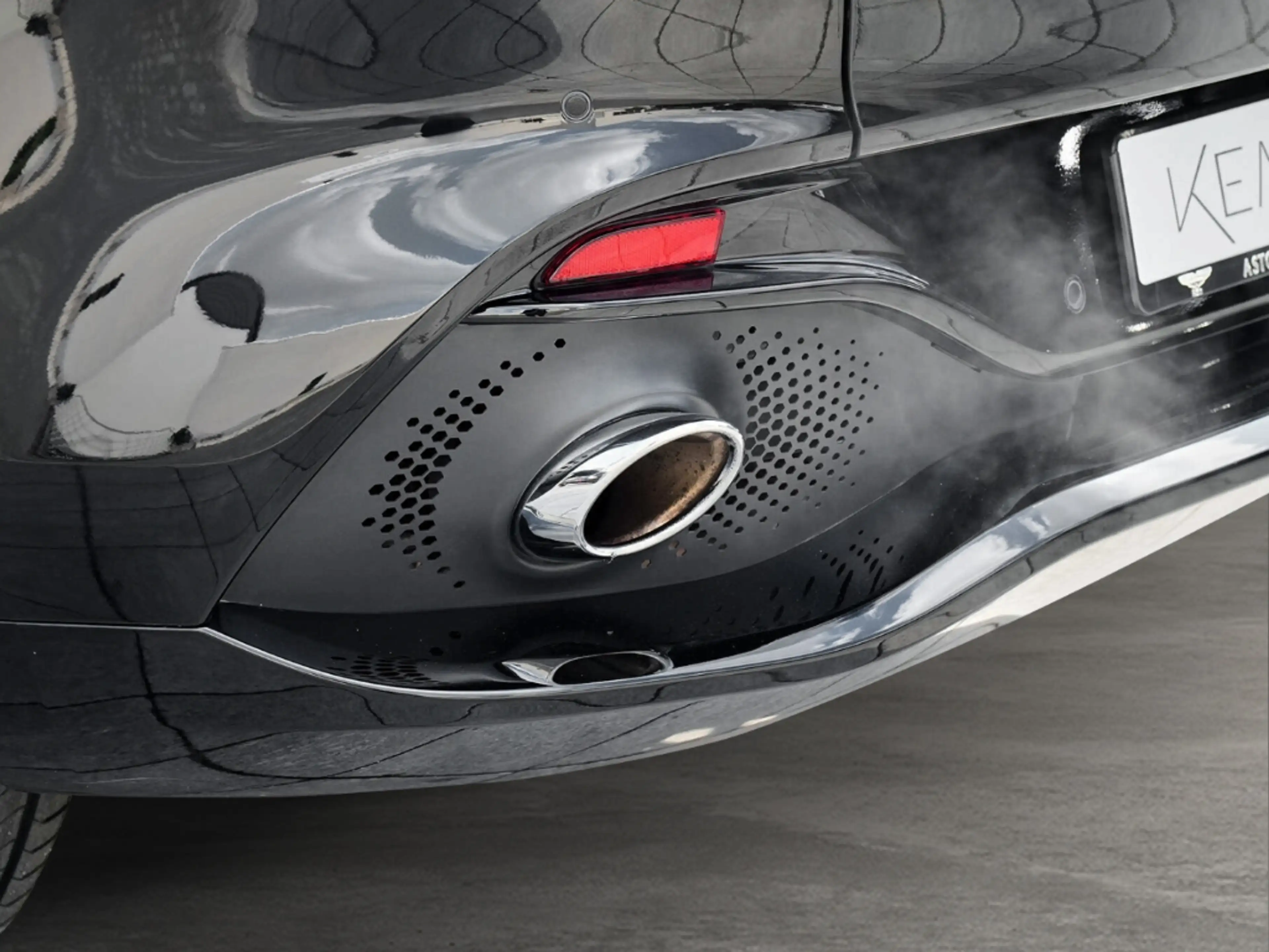 Aston Martin DBX 550 UPE 227.330,-€ Jet Black / Onyx Black — photo 16