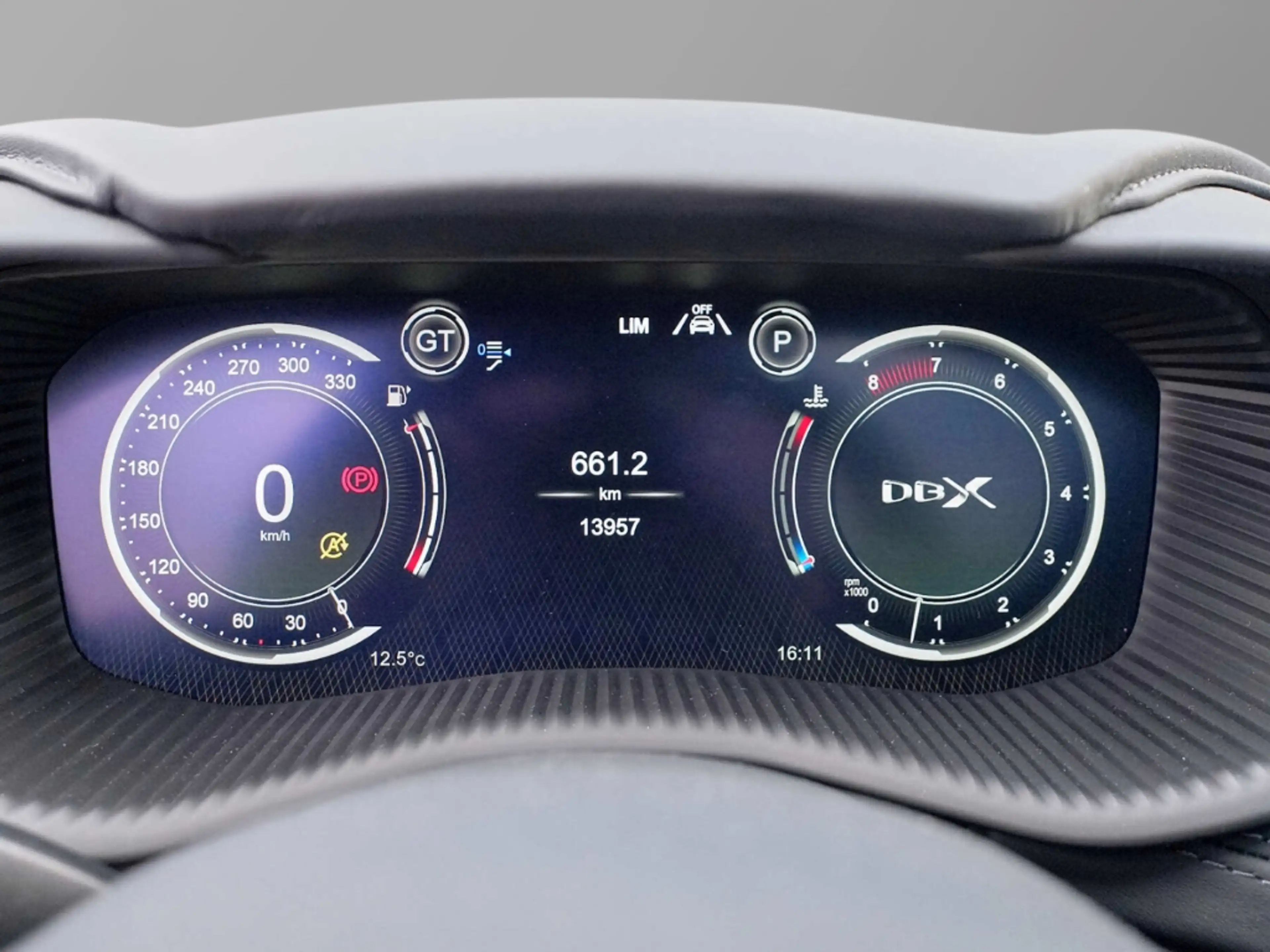 Aston Martin DBX 550 UPE 227.330,-€ Jet Black / Onyx Black — photo 28