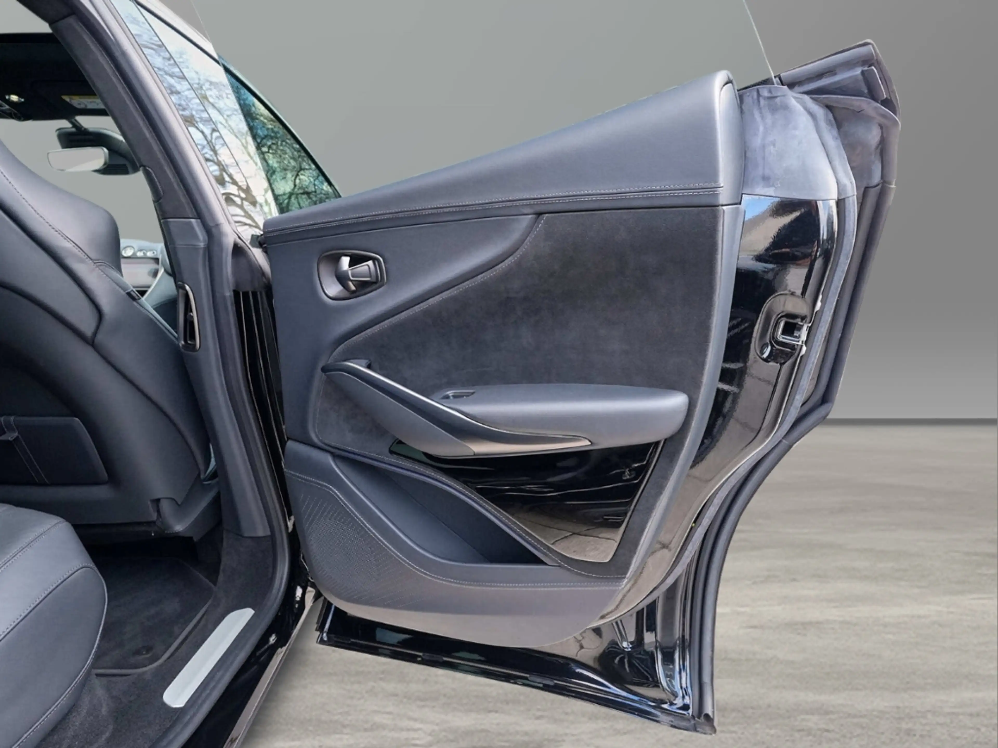 Aston Martin DBX 550 UPE 227.330,-€ Jet Black / Onyx Black — photo 35