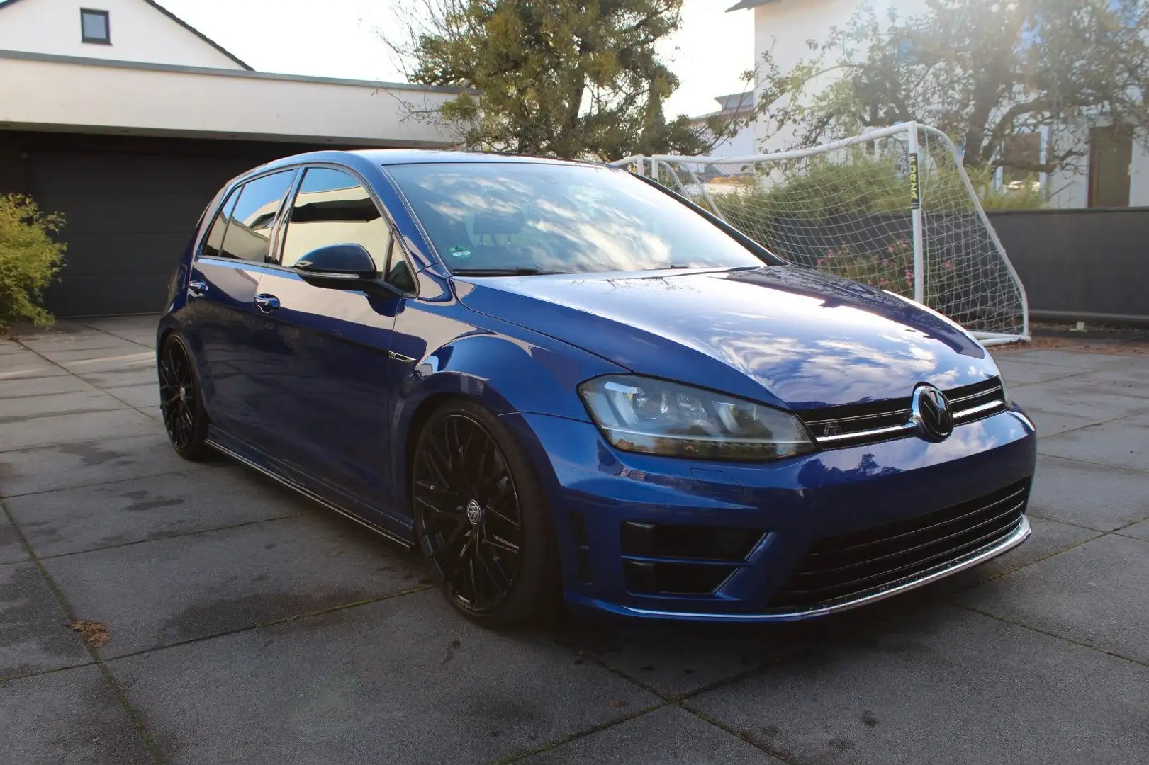 Volkswagen Golf VII R 4Motion**TEMPO/LEDER/NAVI/AMBIENTE** Blau - 2
