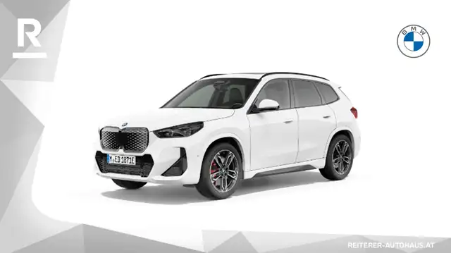BMW Ix1 view 3