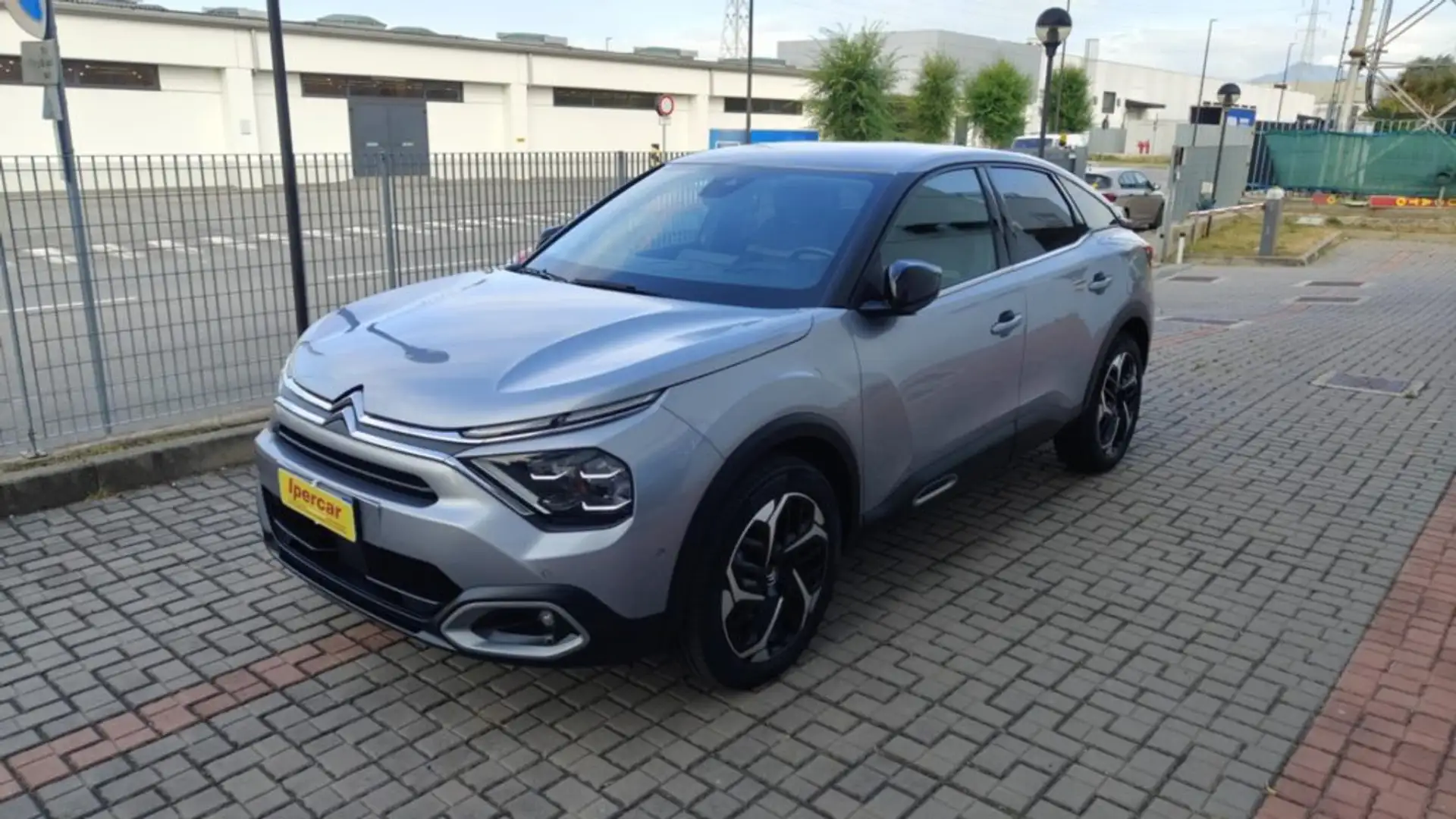 Citroen C4 PureTech 130 S&S EAT8 Shine Grijs - 1