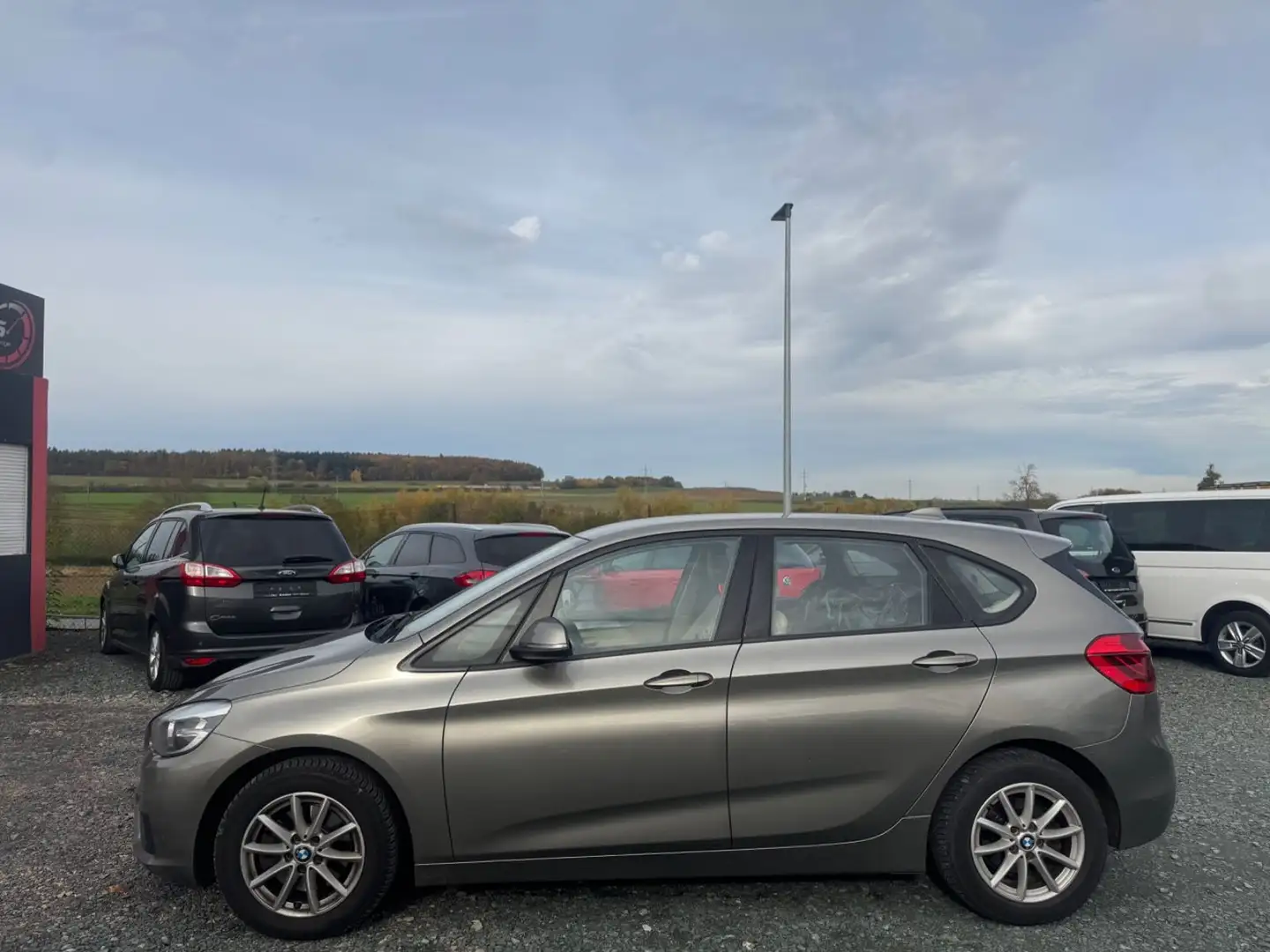 BMW 218 Baureihe 2 Active Tourer 218 i Automatik Argent - 2