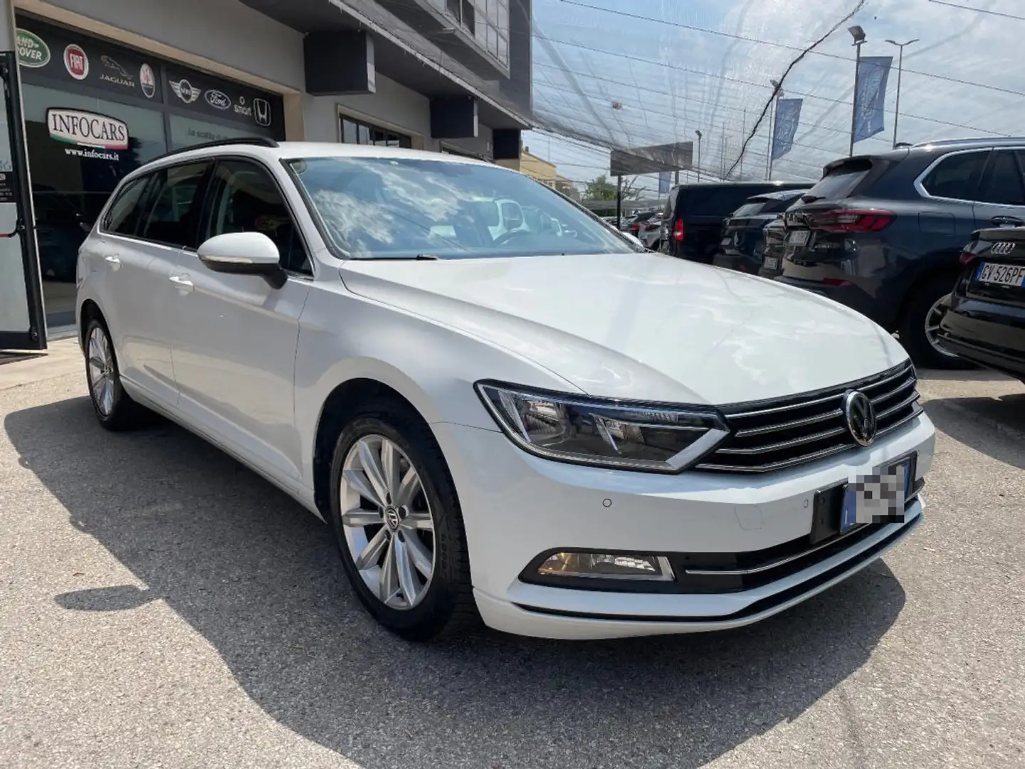 Volkswagen Passat Variant 2.0 TDI Business BlueMotion Tech. PROMO !! Bianco - 1