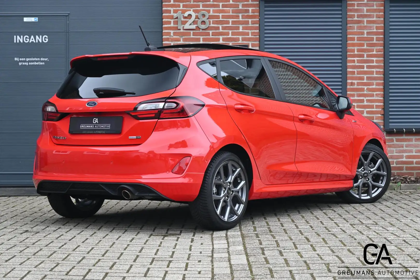 Ford Fiesta 1.0 EcoBoost Hybrid ST-Line X|PANORAMADAK|VOLL Rood - 2