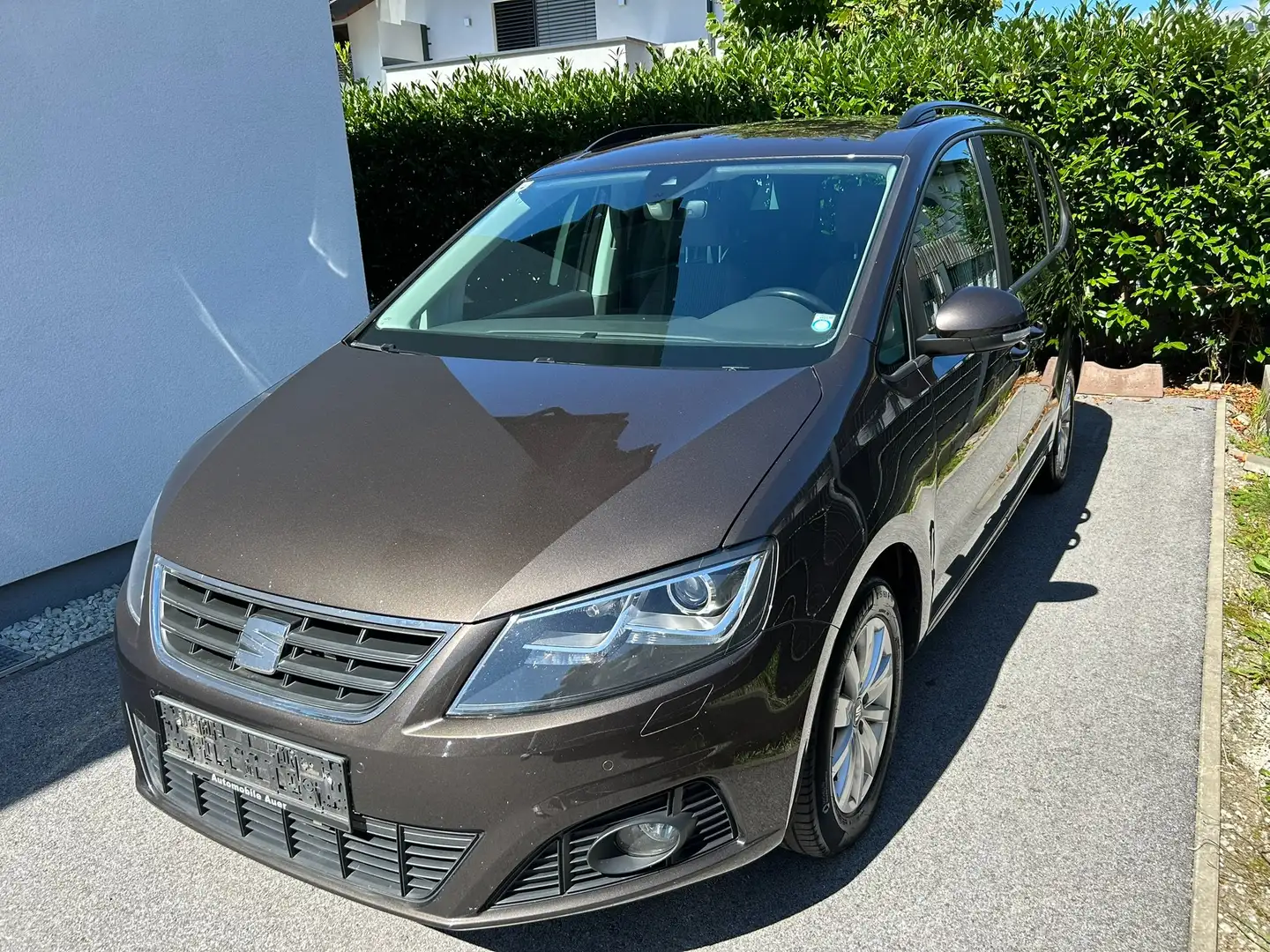 SEAT Alhambra 2.0 TDI 4Drive Kombi / Family Van Brown - 1