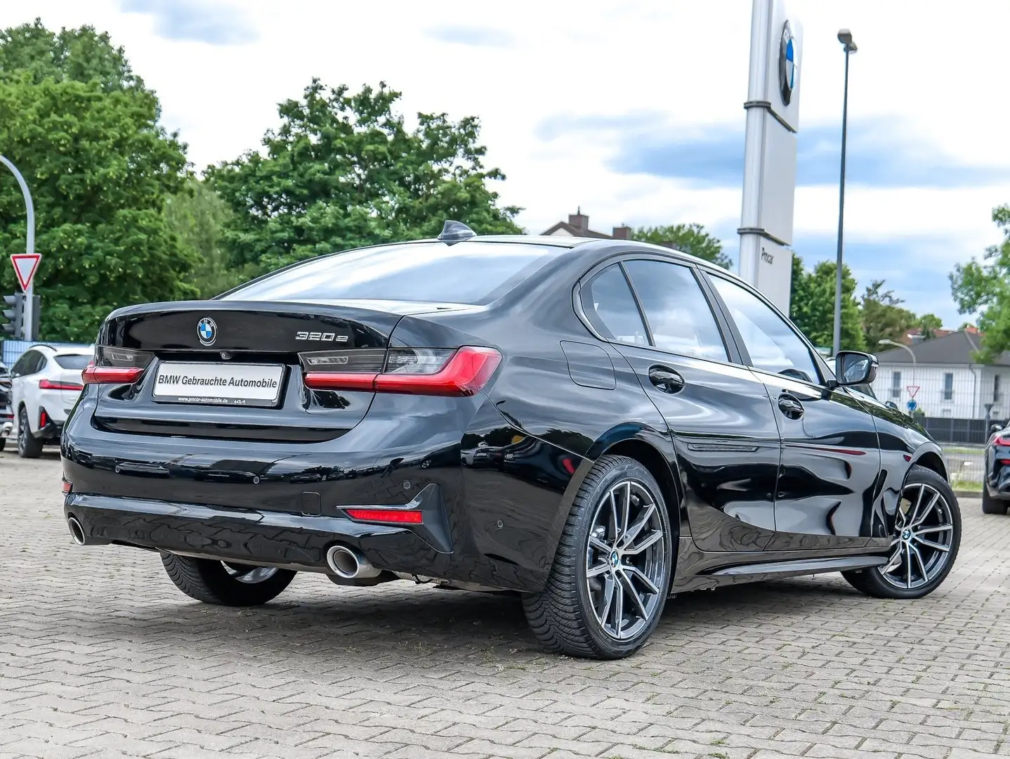 BMW 320 e Limousine Advantage LC Prof. Sportsitz HiFi RFK Nero - 2