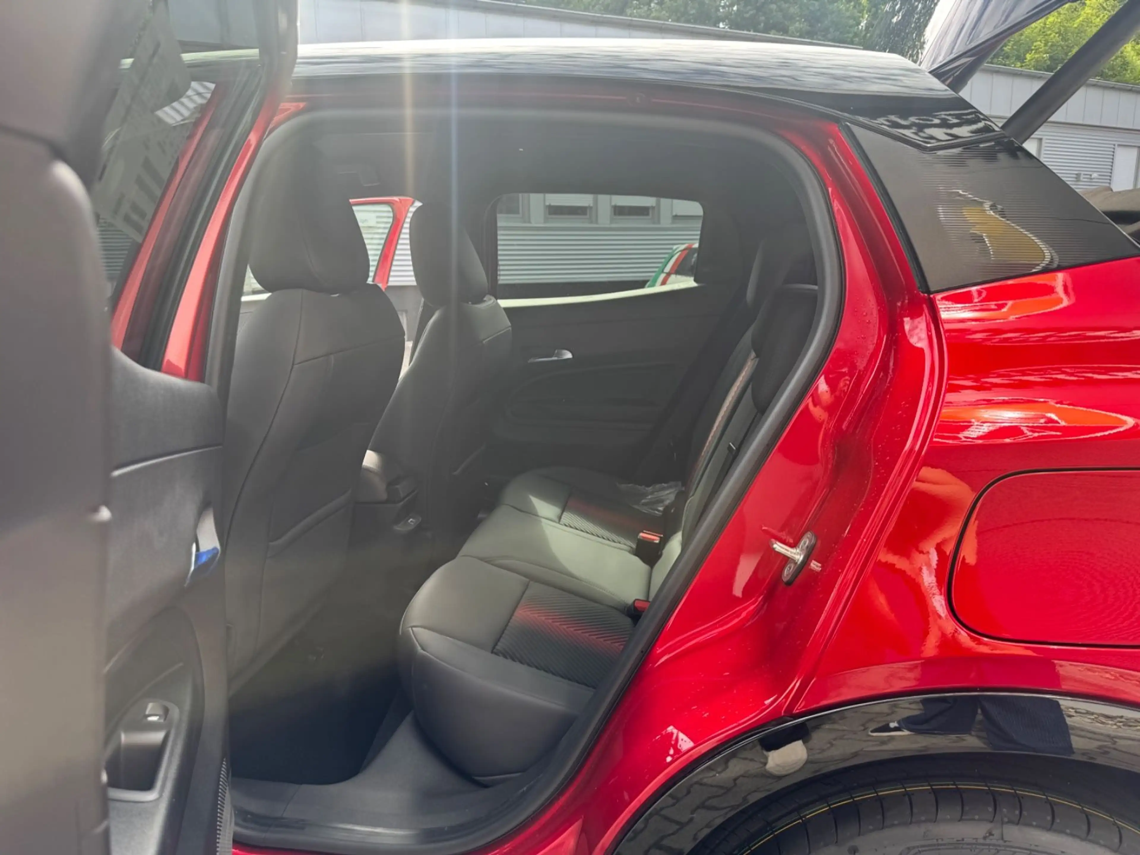 Alfa Romeo Junior Ibrida 1.2 VGT 48V-Hybrid 107 kW Ti — photo 11