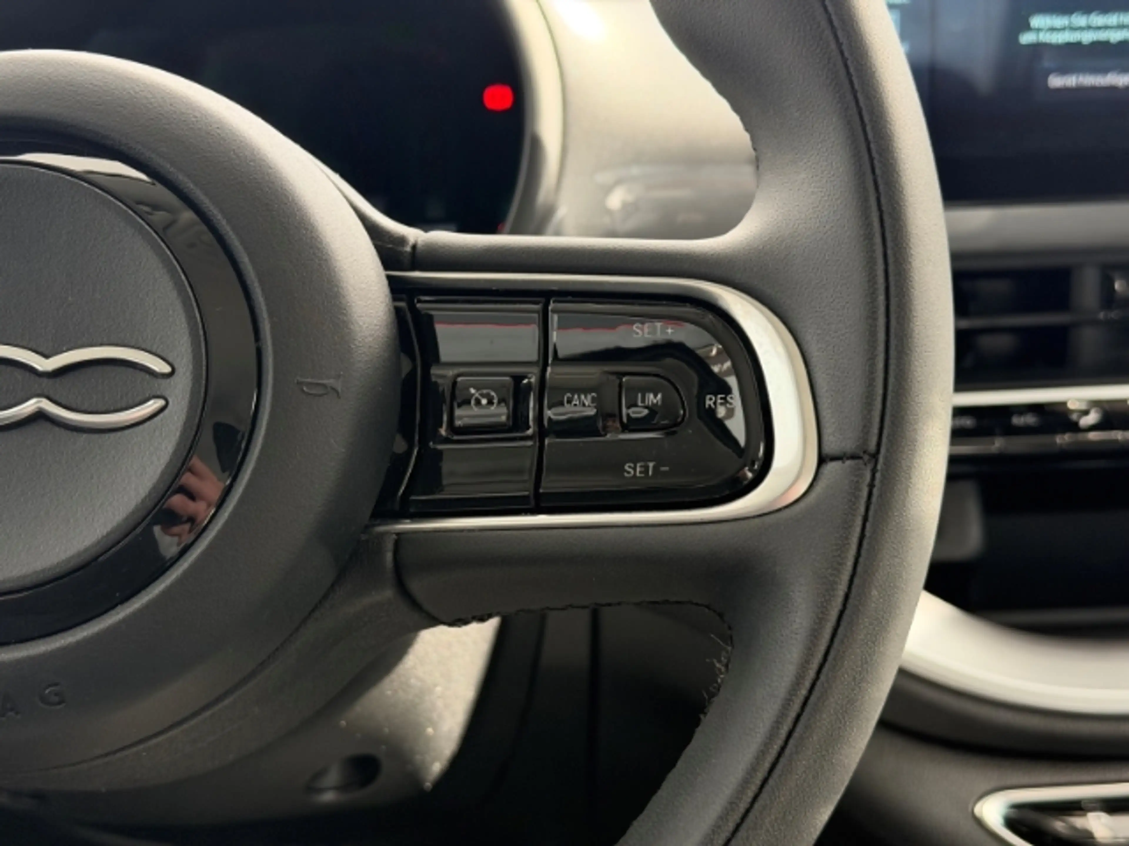Fiat 500e Icon *Sitzheizung *Apple Car Play *Tempomat — photo 15