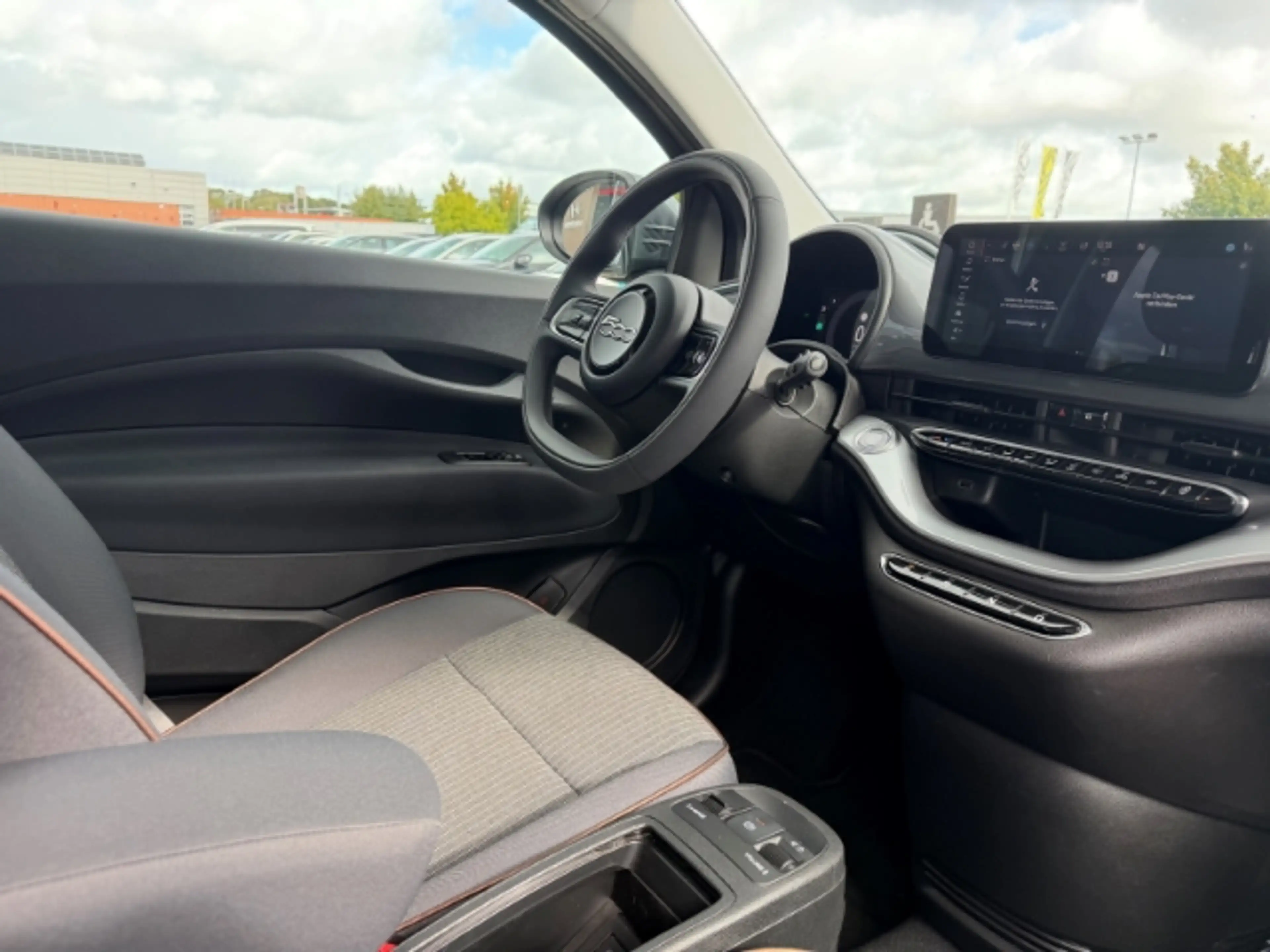 Fiat 500e Icon *Sitzheizung *Apple Car Play *Tempomat — photo 11