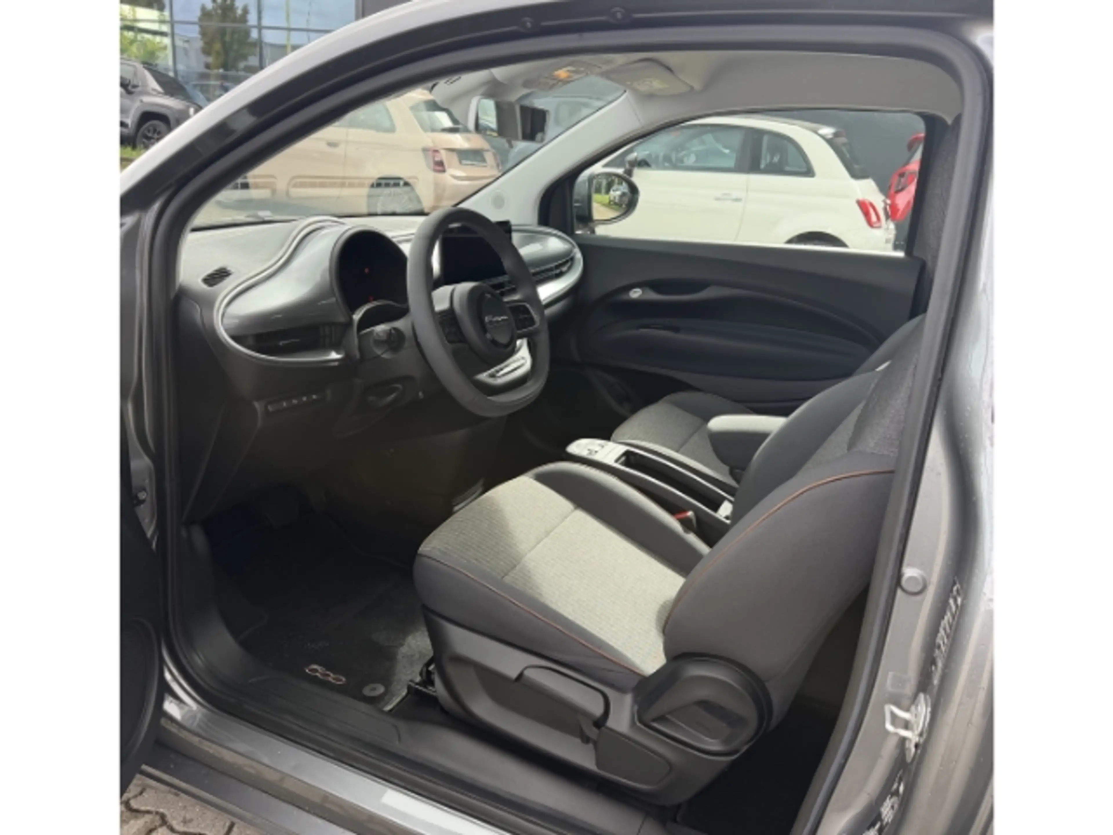 Fiat 500e Icon *Sitzheizung *Apple Car Play *Tempomat — photo 10